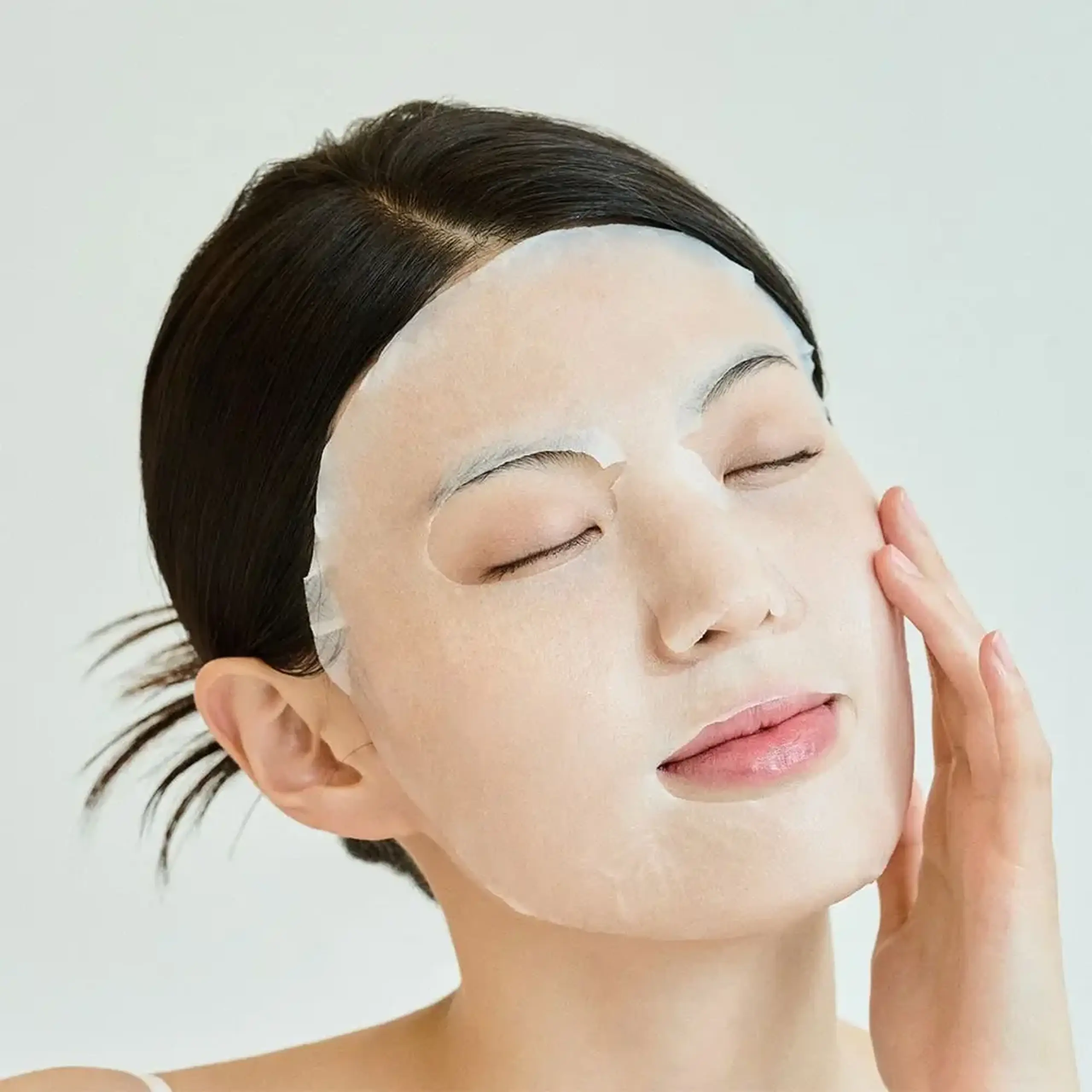 Mască din ţesătură hidratantă uniformizează tenul SKIN1004 Madagascar Centella Tone Brightening Glow Mask