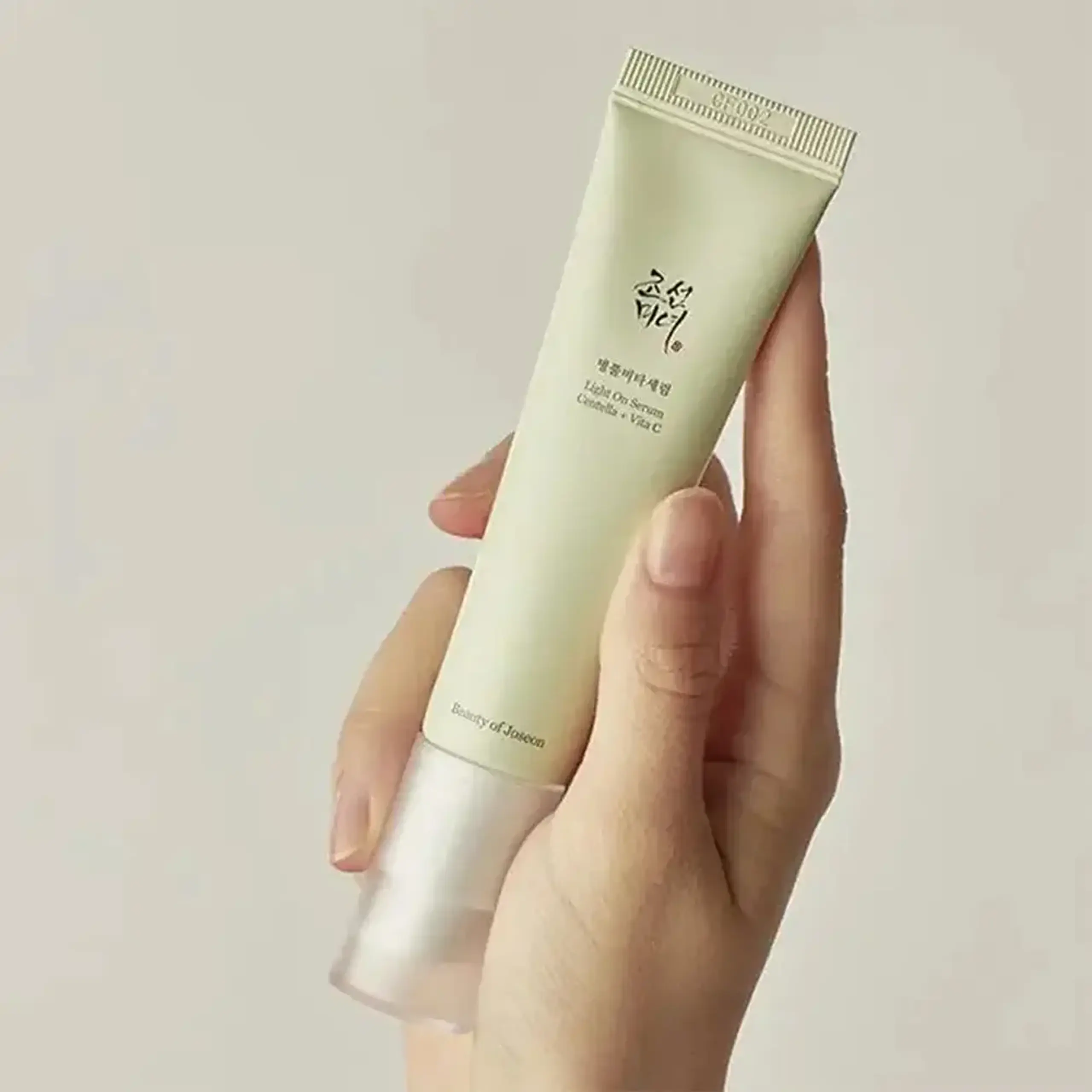 Ser cu vitamina C cu concentraţie de 10% Beauty of Joseon Light On Serum Centella + Vita C 30ml