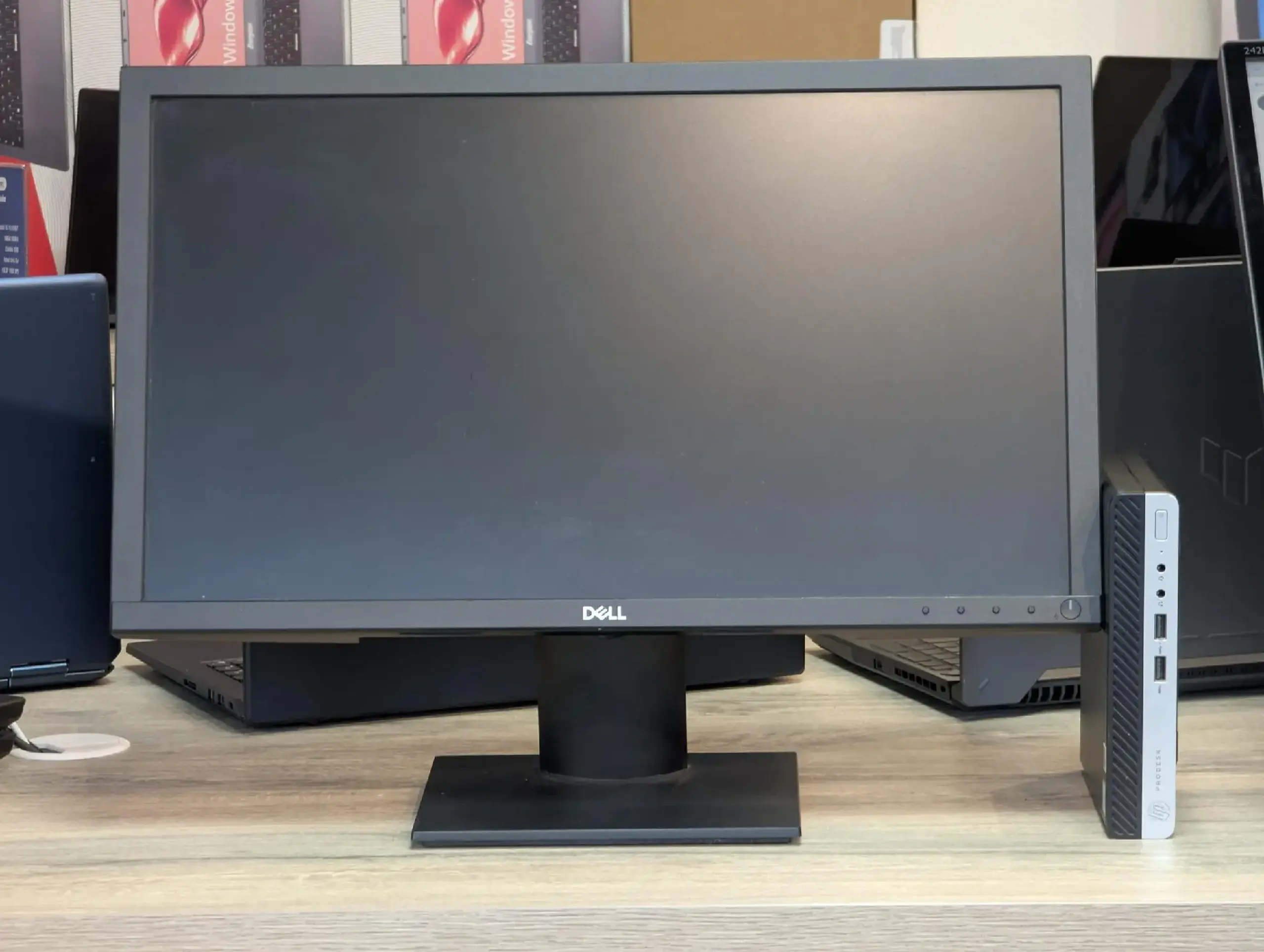 Monitor Dell E2220H 21.5" Full HD | DisplayPort / VGA