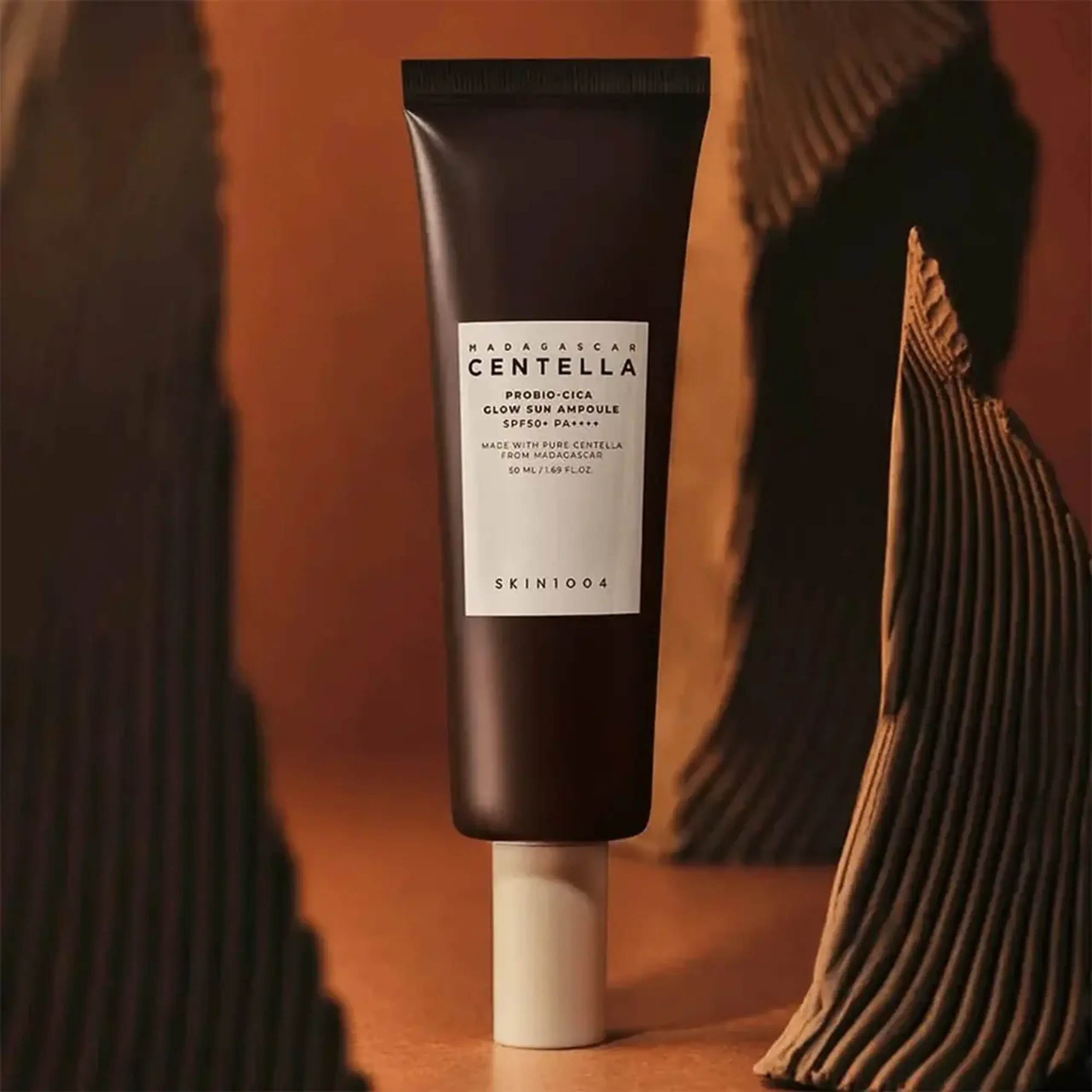 Protecție solară filtre chimice Skin1004 Madagascar Centella Probio-Cica Glow Sun Ampoule SPF 50+ PA++++ 50ml