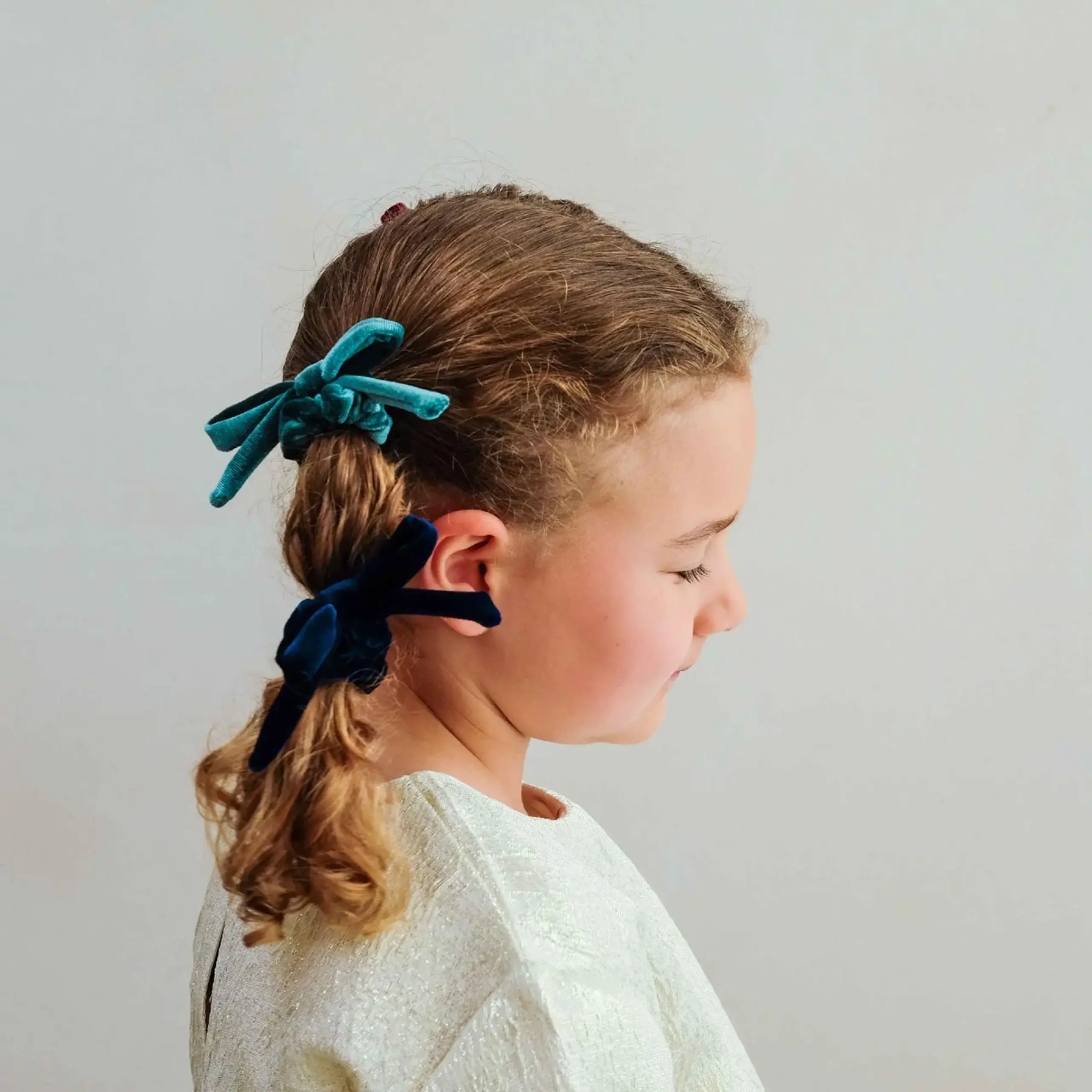 Set de 4 scrunchie-uri Blackberry cu fundă — Mimi & Lula