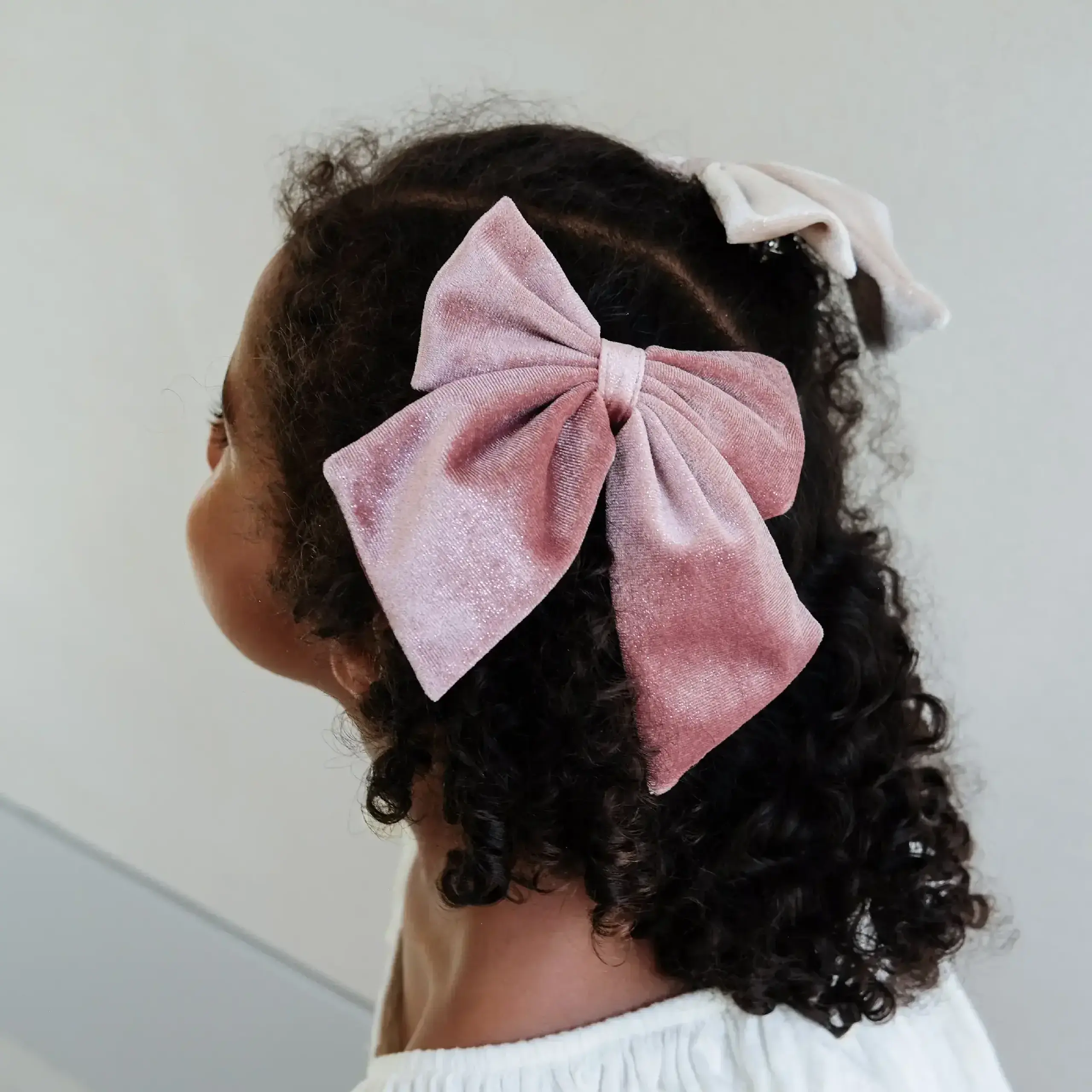 Set de 2 agrafe Agnes cu fundă mare — Mimi & Lula