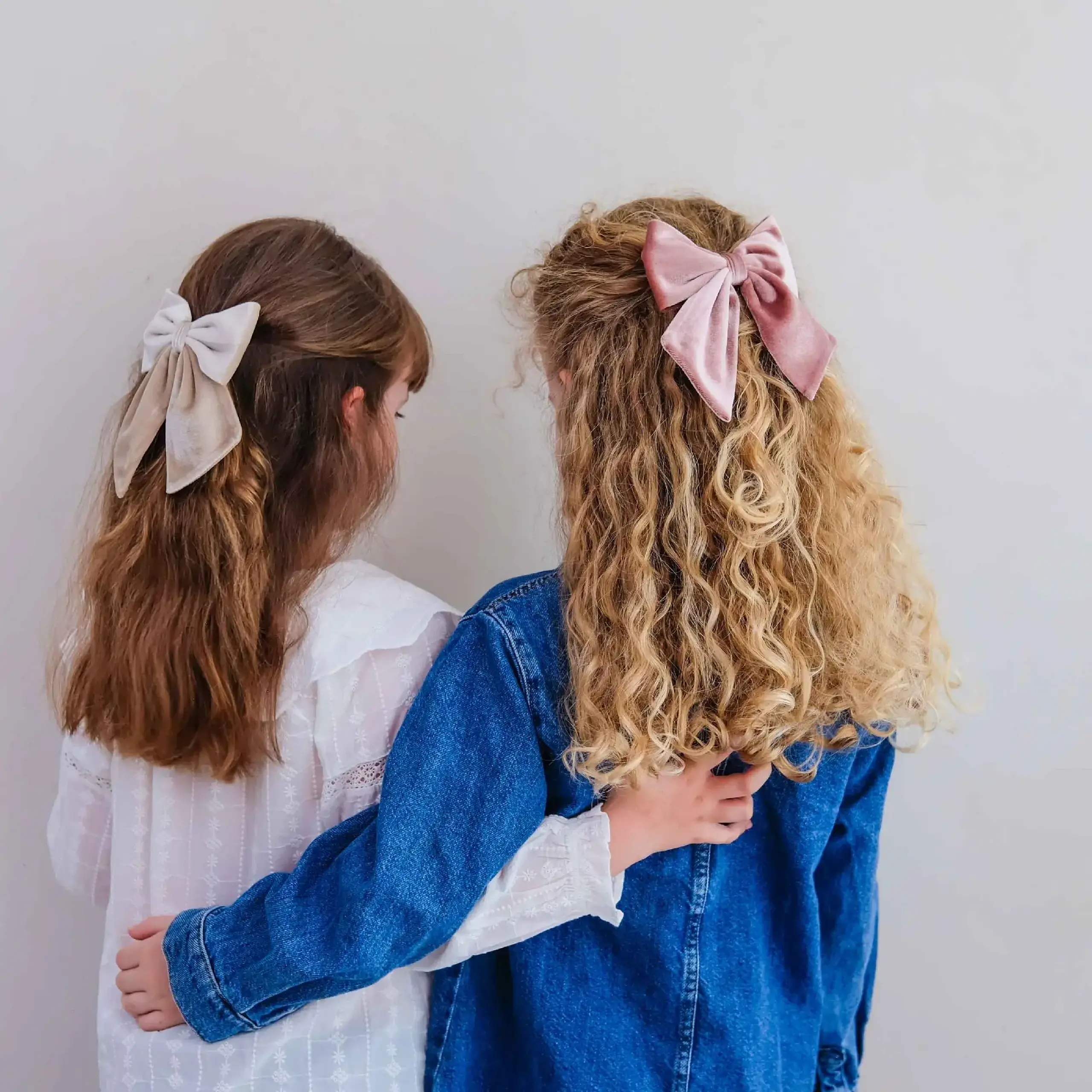 Set de 2 agrafe Agnes cu fundă mare — Mimi & Lula