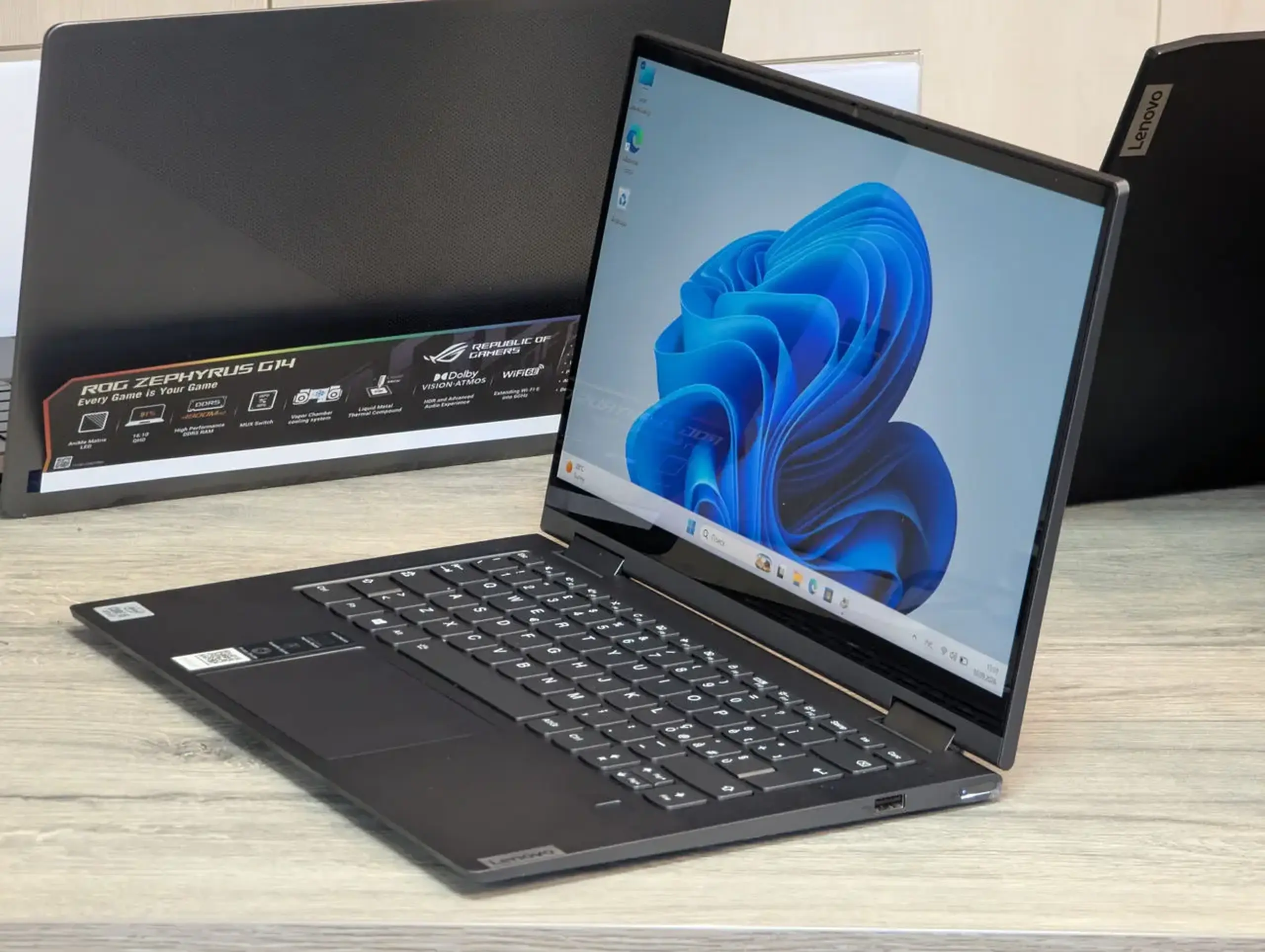 Lenovo Yoga C740-14 | Intel Core i5-10210U | 8GB RAM | 256GB SSD | 14.0" Touch 2-in-1