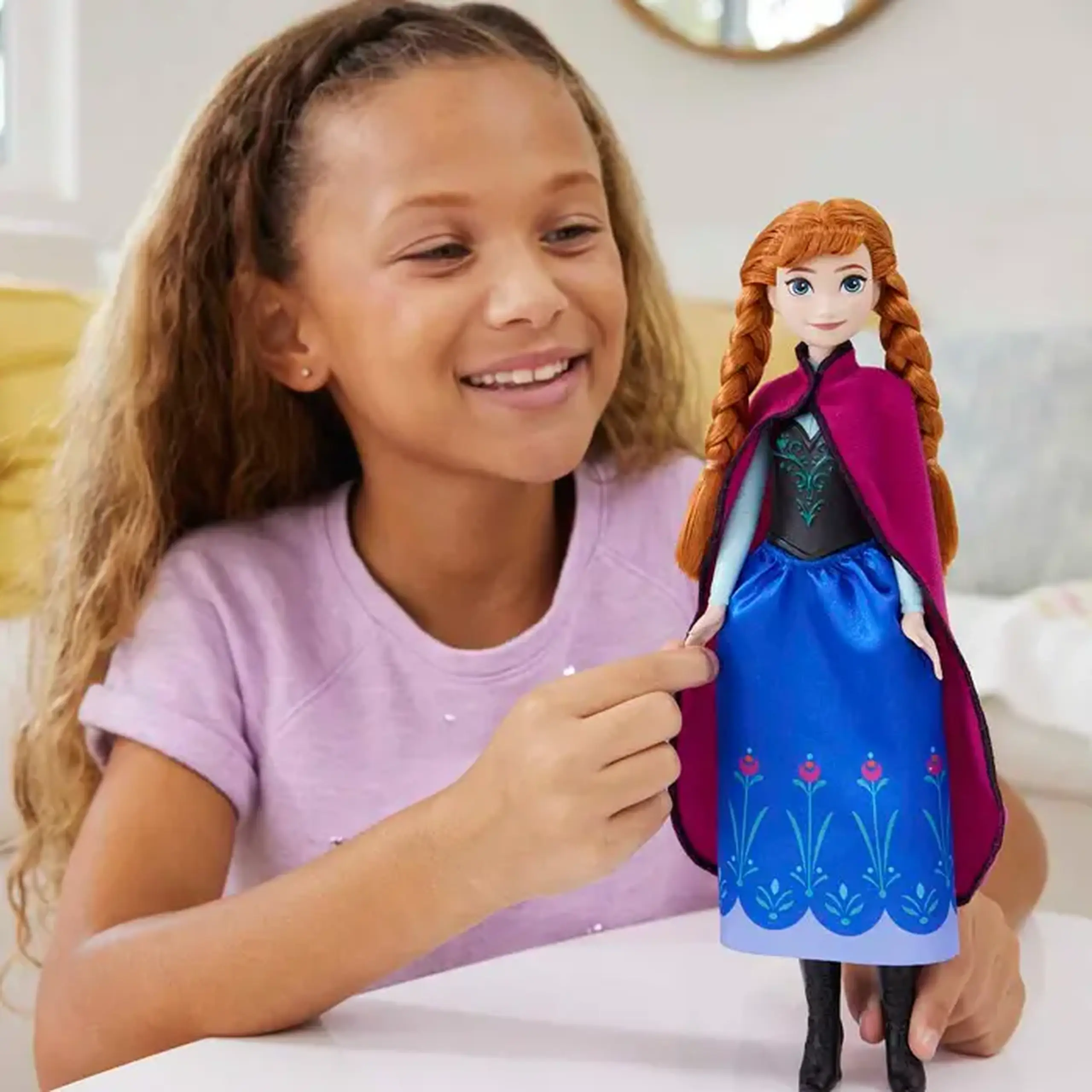 Papusa Frozen Anna HLW49