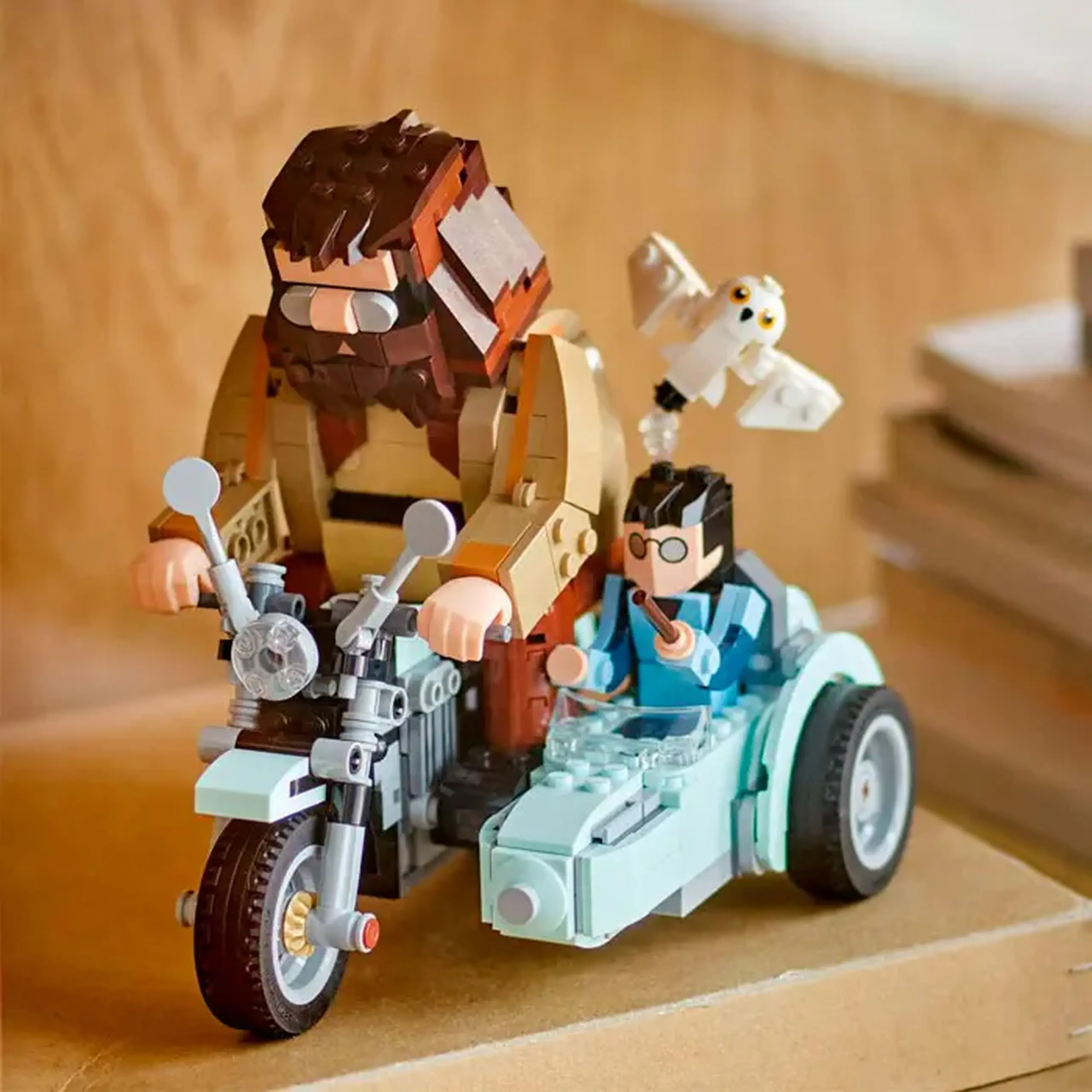 Lego Harry Potter Plimbarea cu motocicleta a lui Hagrid si Harry 76443