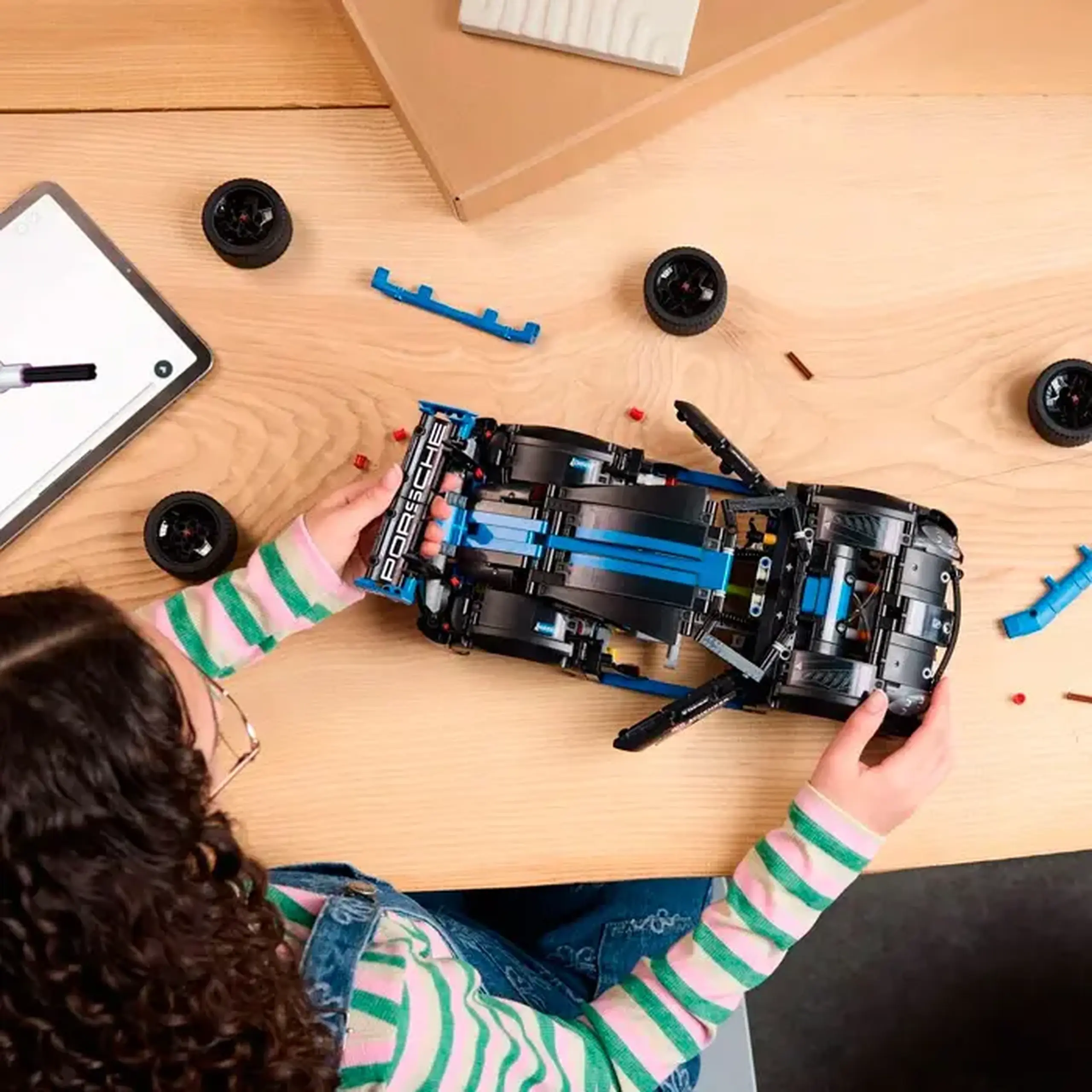 Lego Technic RC Porsche GT4 42176