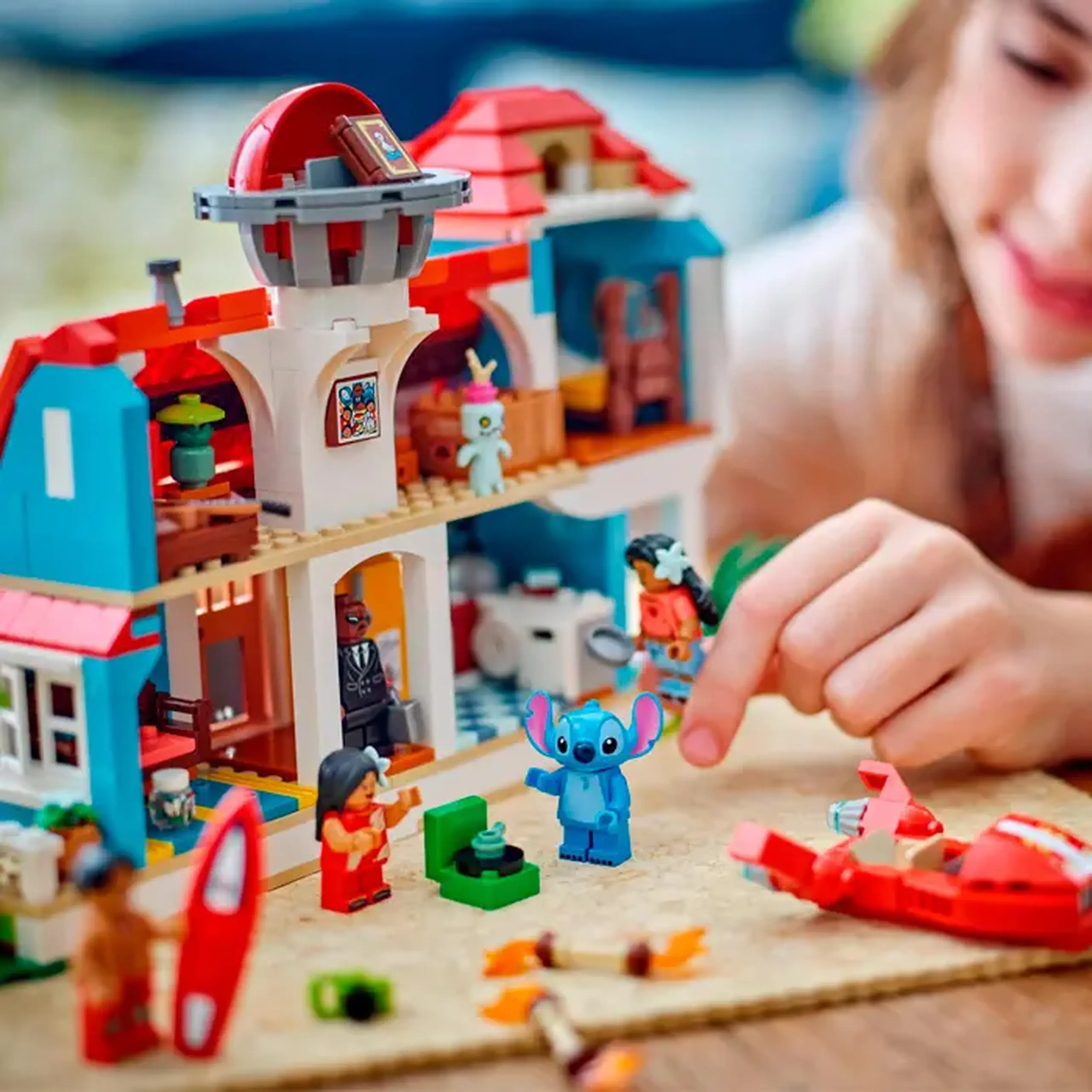 Lego Disney Stitch Casa de plaja a lui Lilo si Stitch 43268