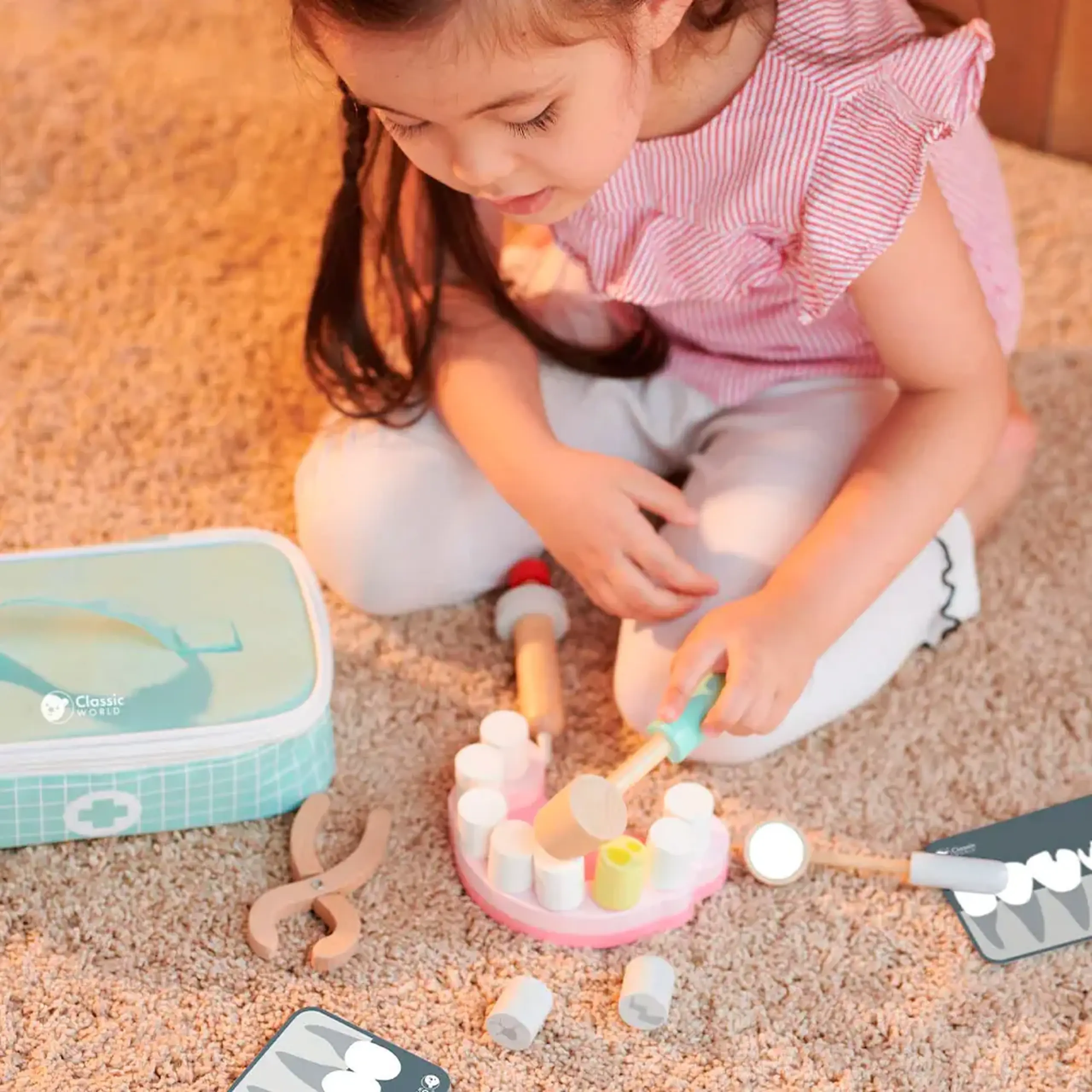 Set din lemn "Micul dentist" 50556