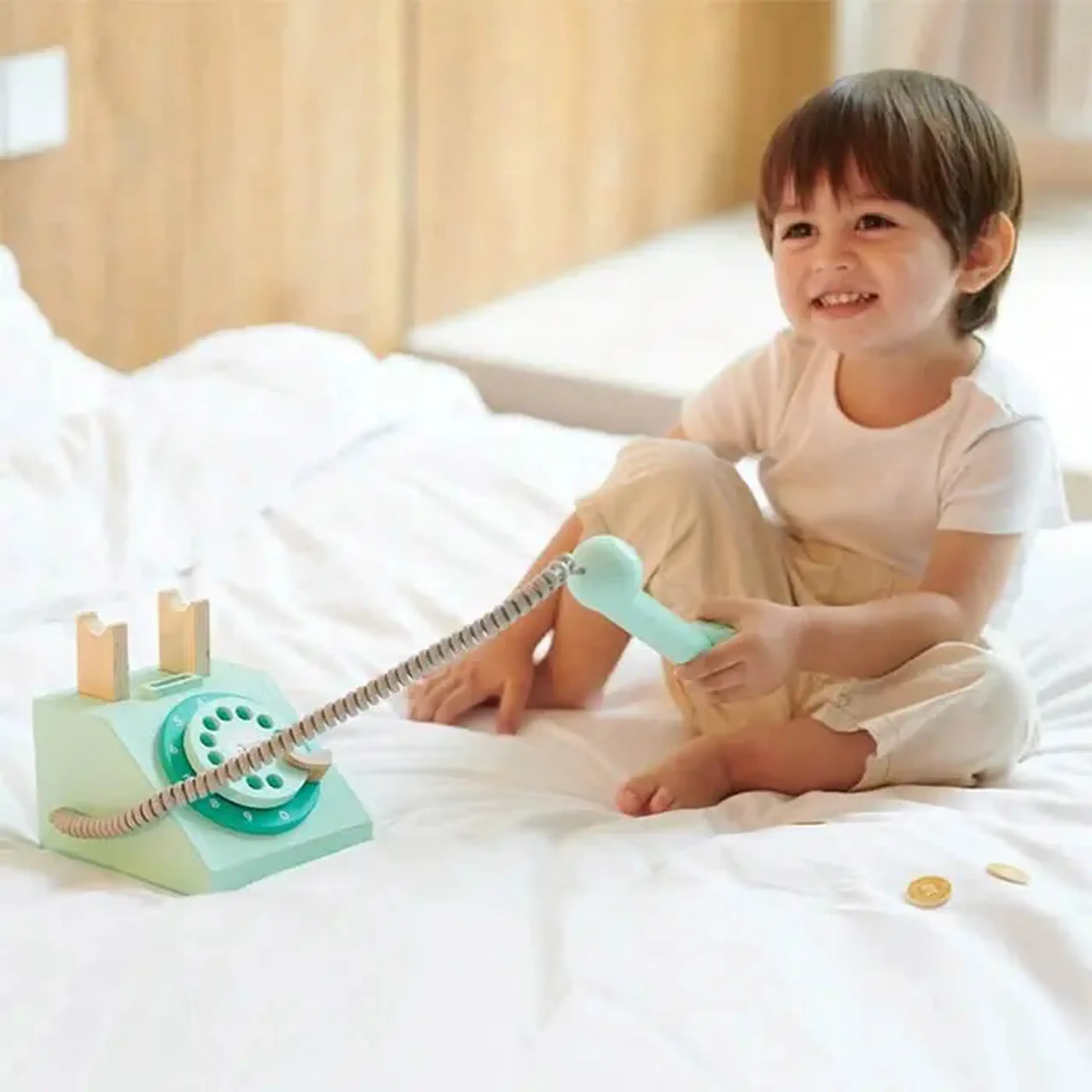 Telefon din lemn 50551