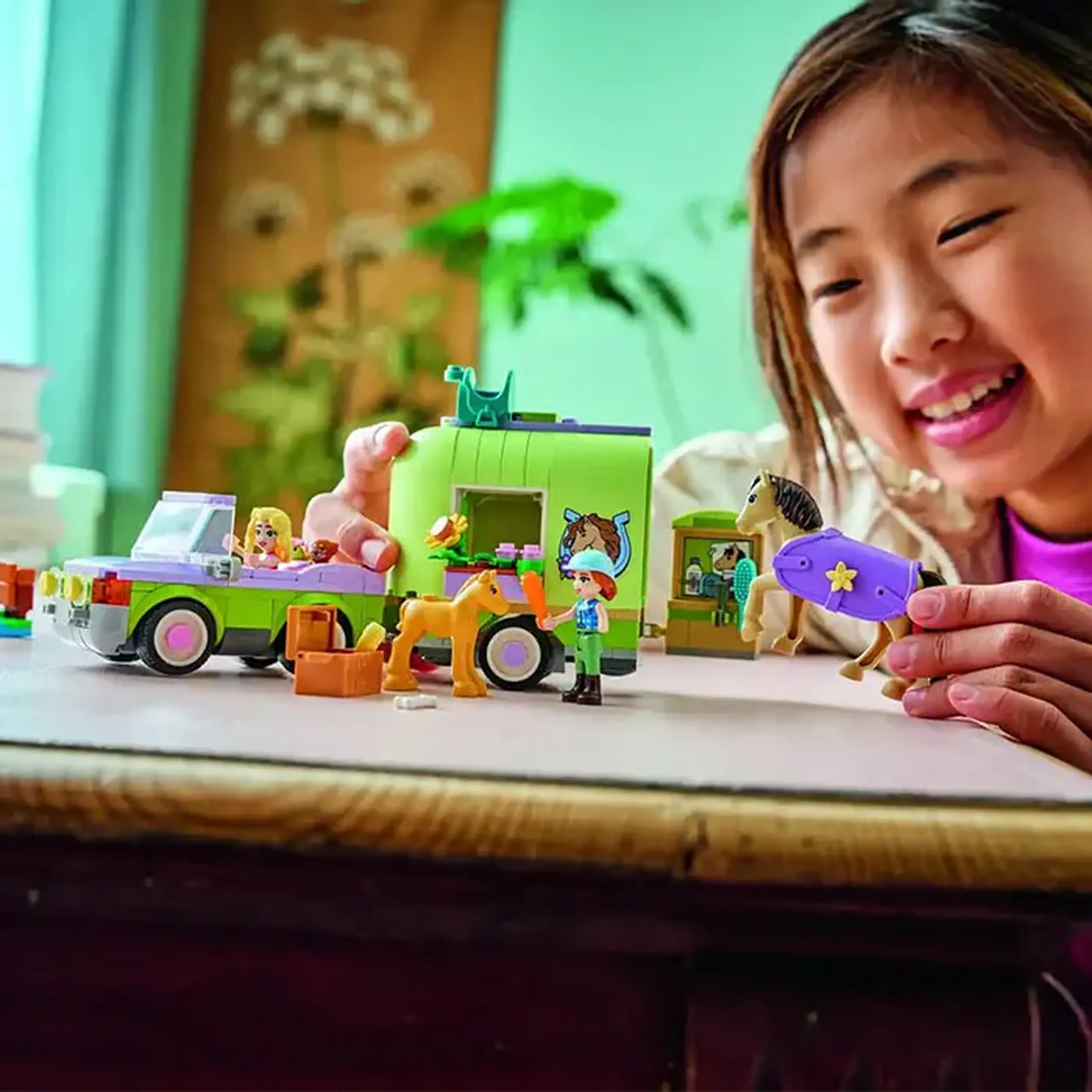 Lego Friends Remorca pentru cal si manz 42695