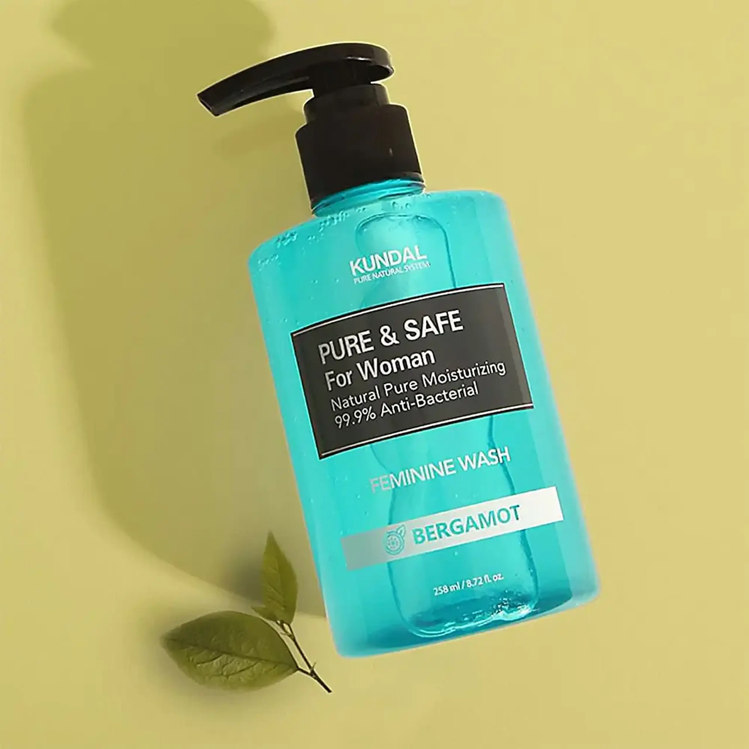 Gel pentru igiena intimă KUNDAL Pure &amp; Safe Feminine Wash Bergamot 300ml