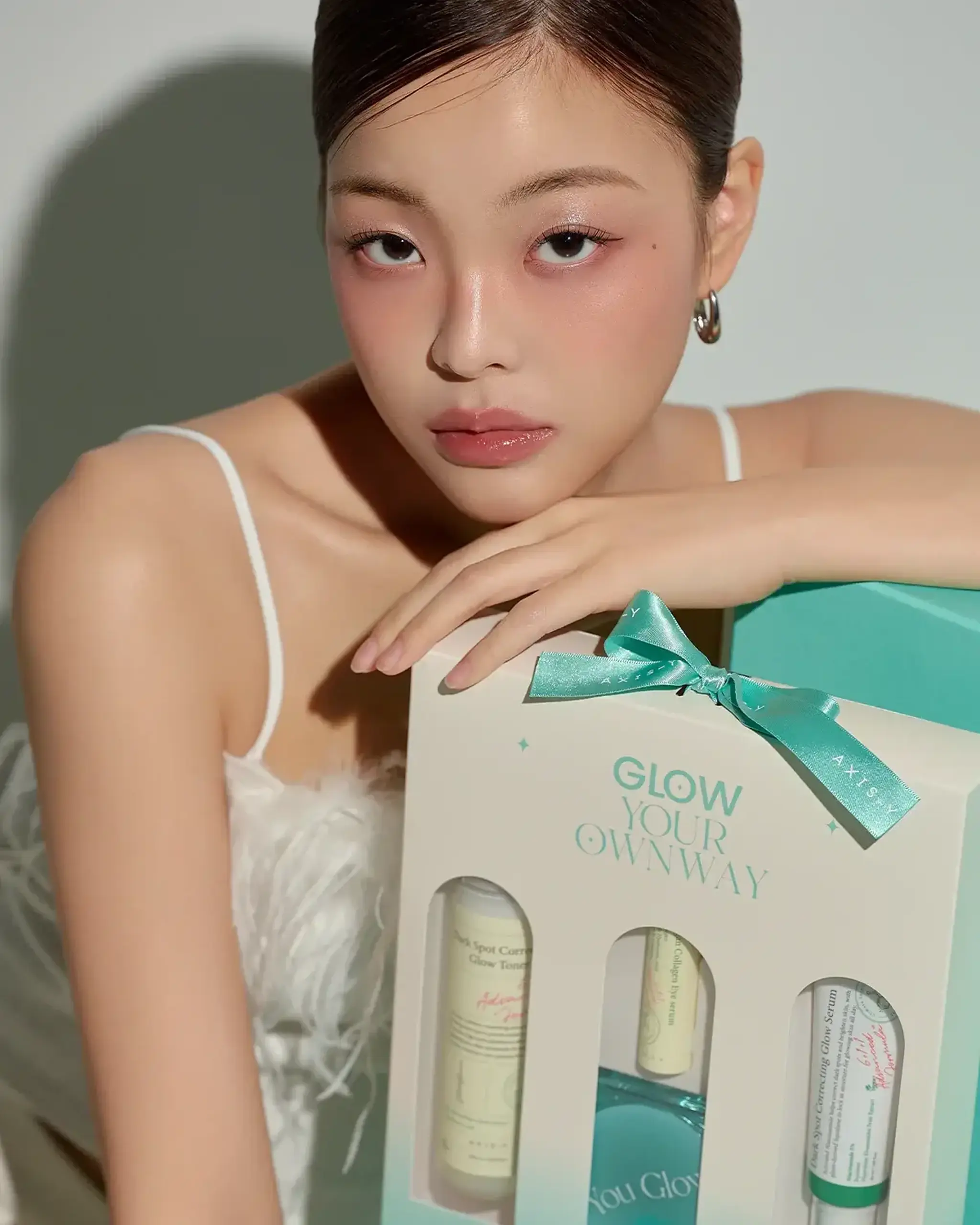 Axis-Y, Glow Your Own Way Set