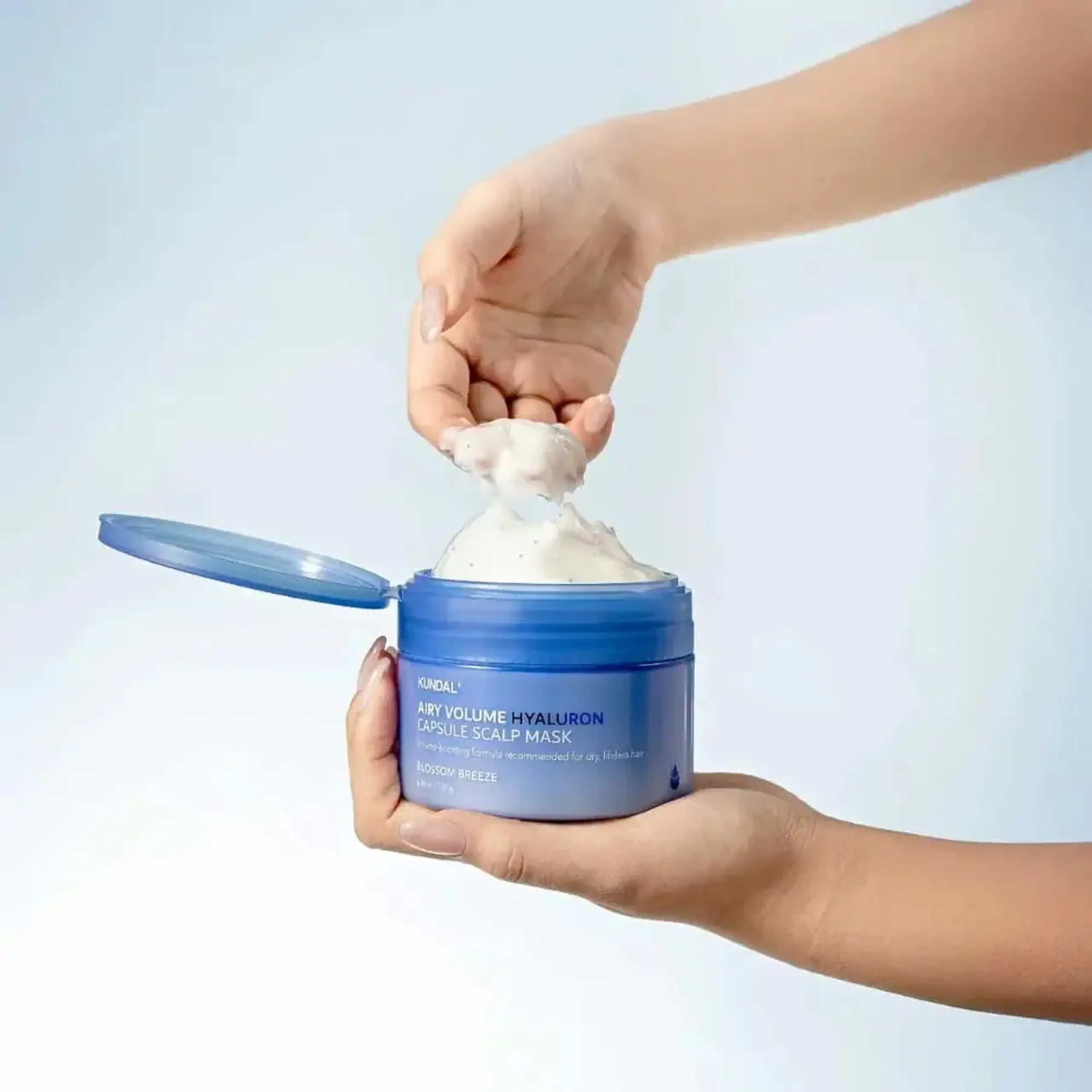 Mască pentru scalp și păr KUNDAL Airy Volume Hyaluron Capsule Scalp Mask Blossom Breeze 180 g