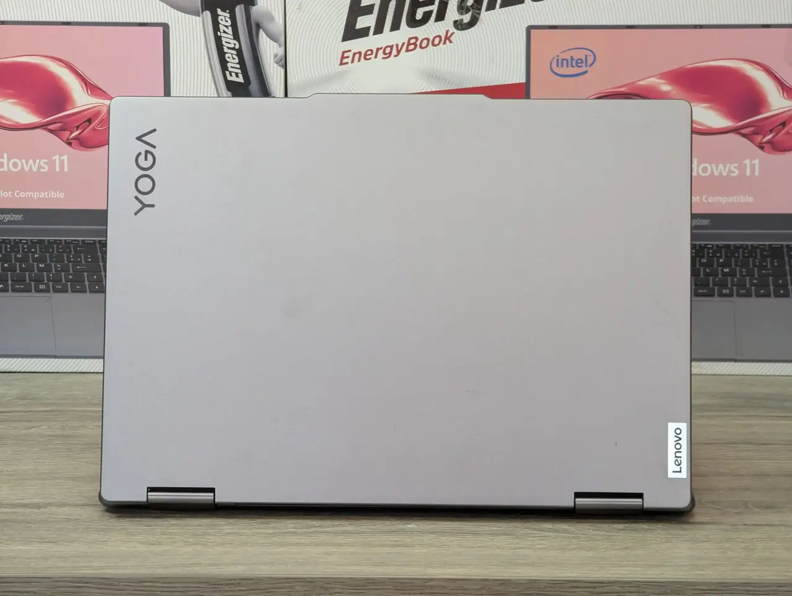 Lenovo Yoga 7 2-in-1 | AMD Ryzen 5 8640HS | 8GB | 512GB | Radeon 760M | 14.0" Touch