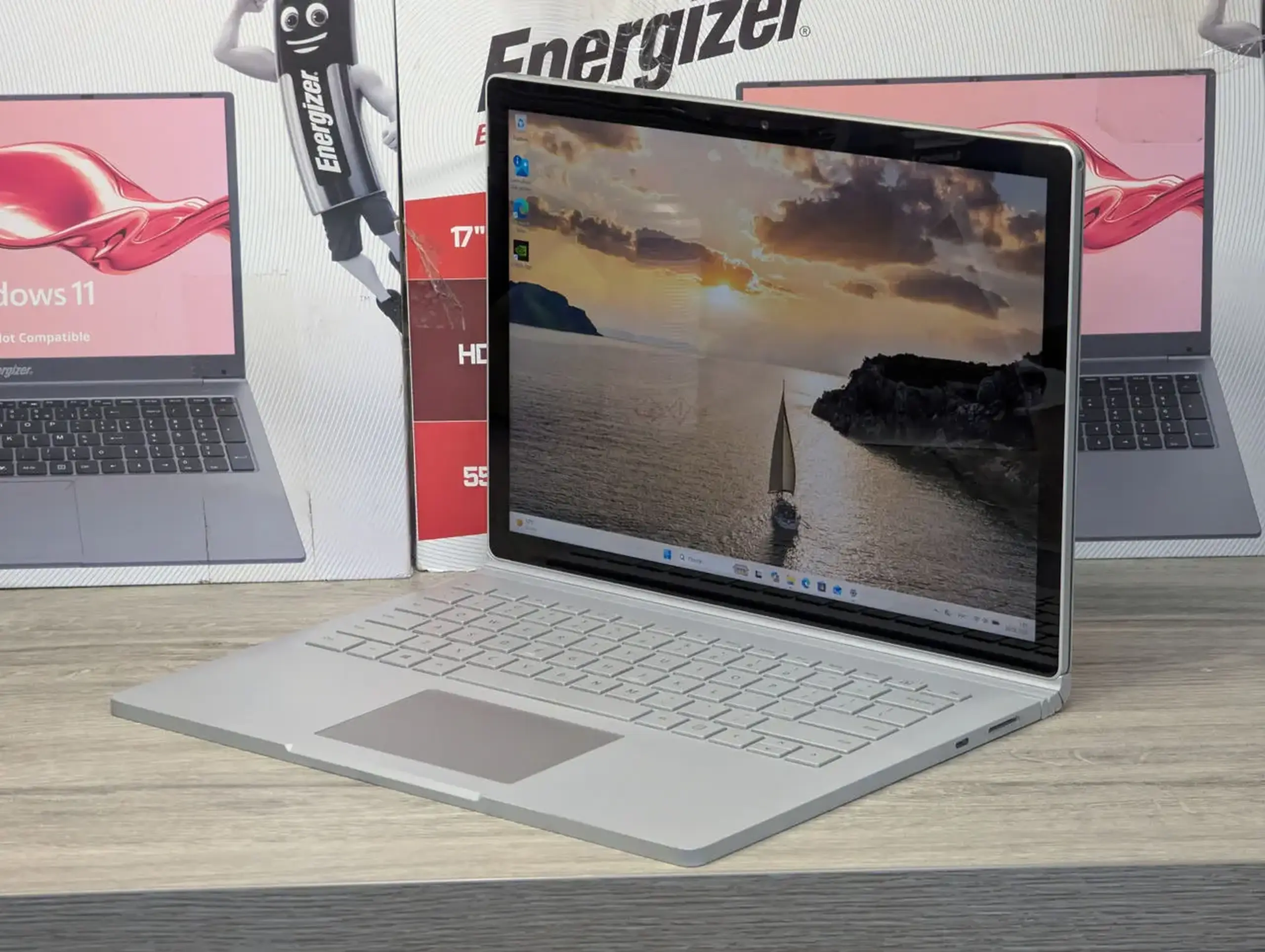 Microsoft Surface Book 3 13.5" Touch | i7-1065G7 | 16GB | 256GB | GTX 1650