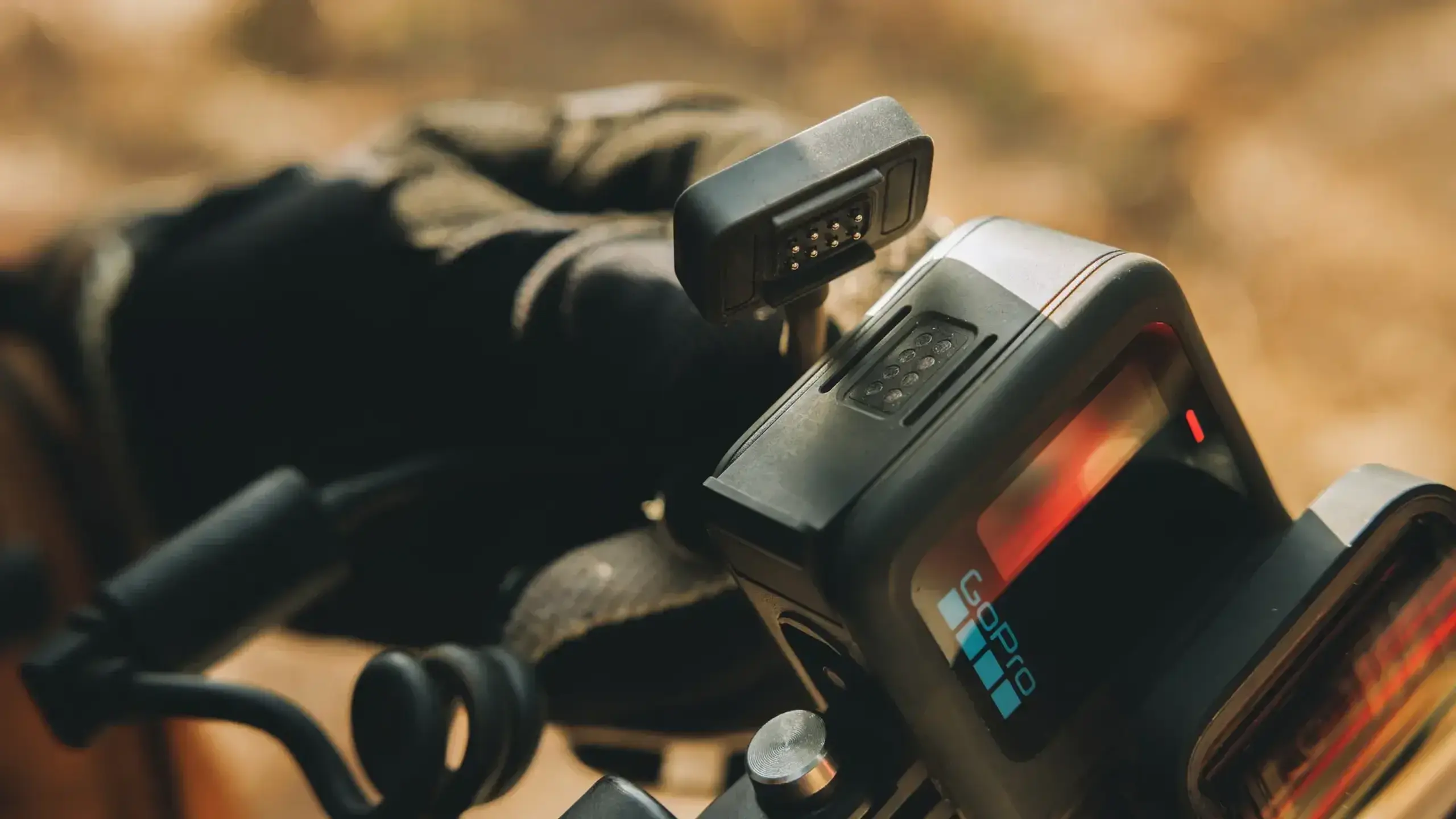 Accesoriu cameră GoPro Contacto Magnetic Door and Power Cable Kit (ADCON-001)