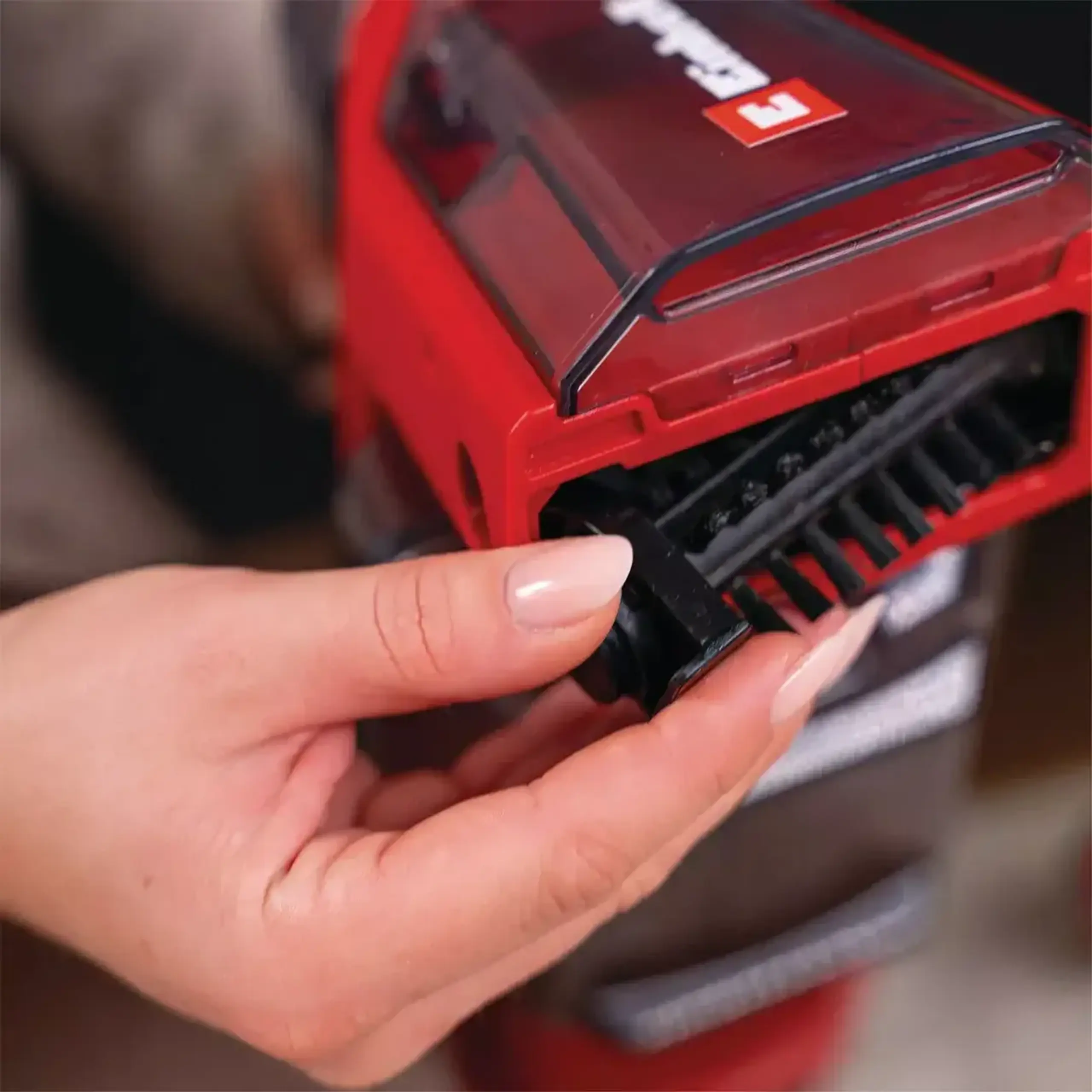 Aspirator pe acumulator pentru pete TE-SCL 18/200 Li 18 V Einhell