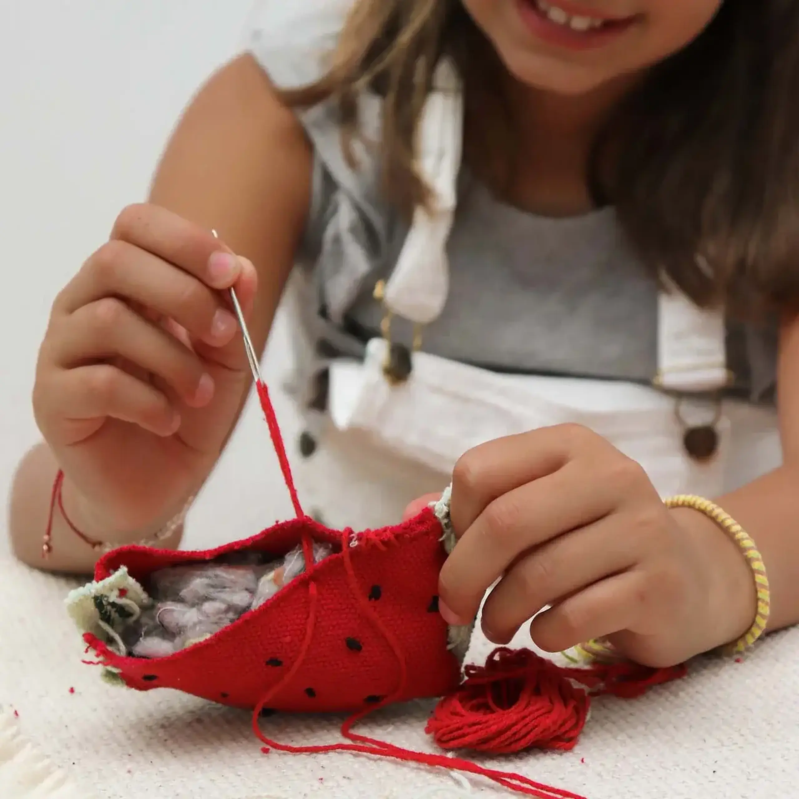 Kit de cusut DIY Wally the Watermelon — Oli & Carol