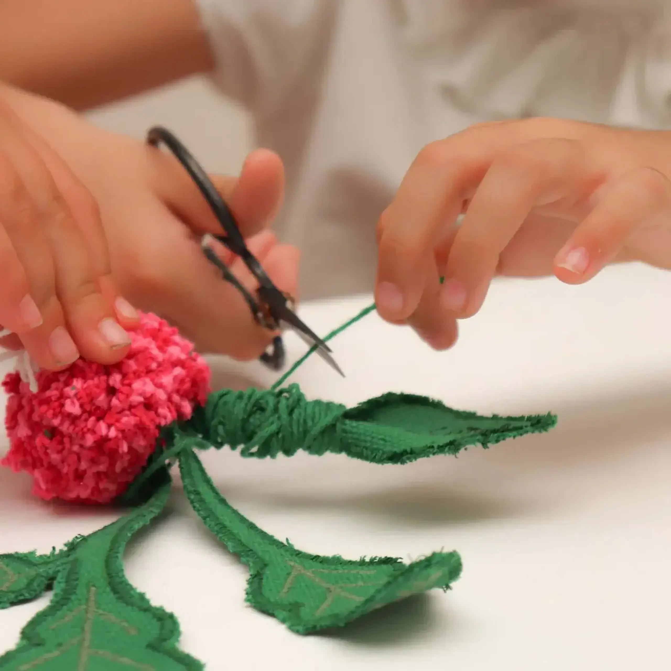 Kit de cusut DIY Ramona the Radish — Oli & Carol
