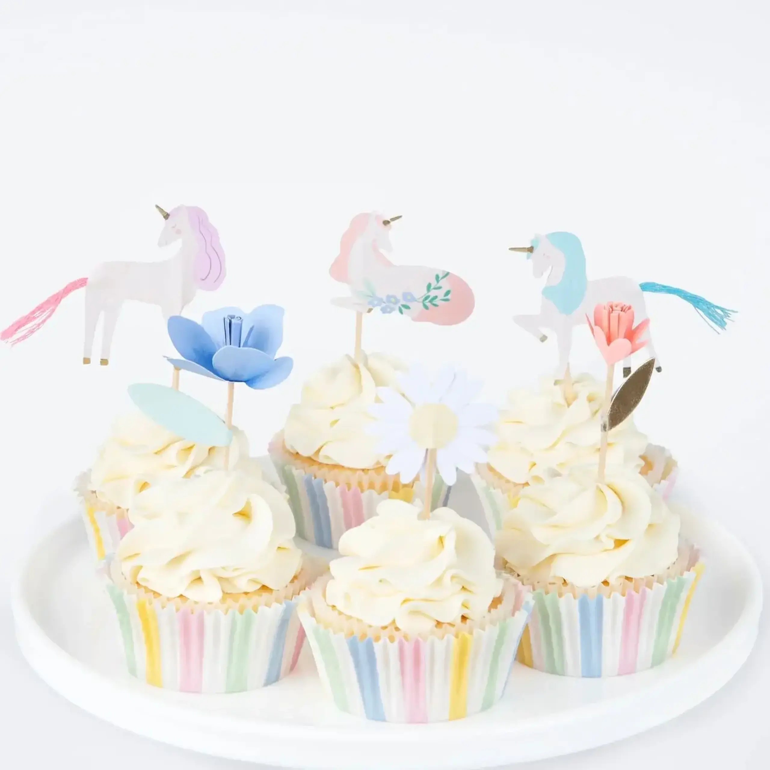 Set pentru decorarea brioselor cu unicorni si flori pastel