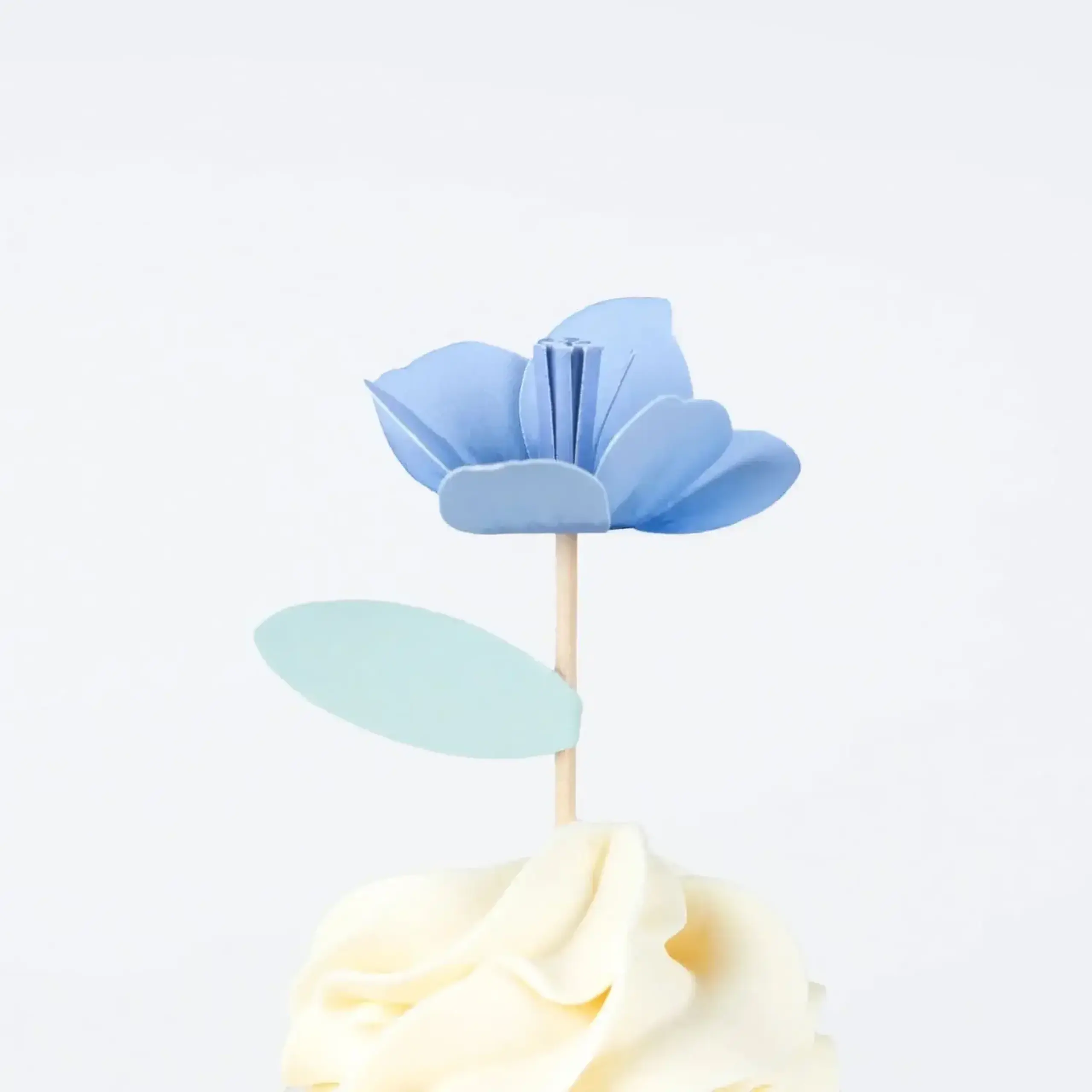 Set pentru decorarea brioselor cu unicorni si flori pastel