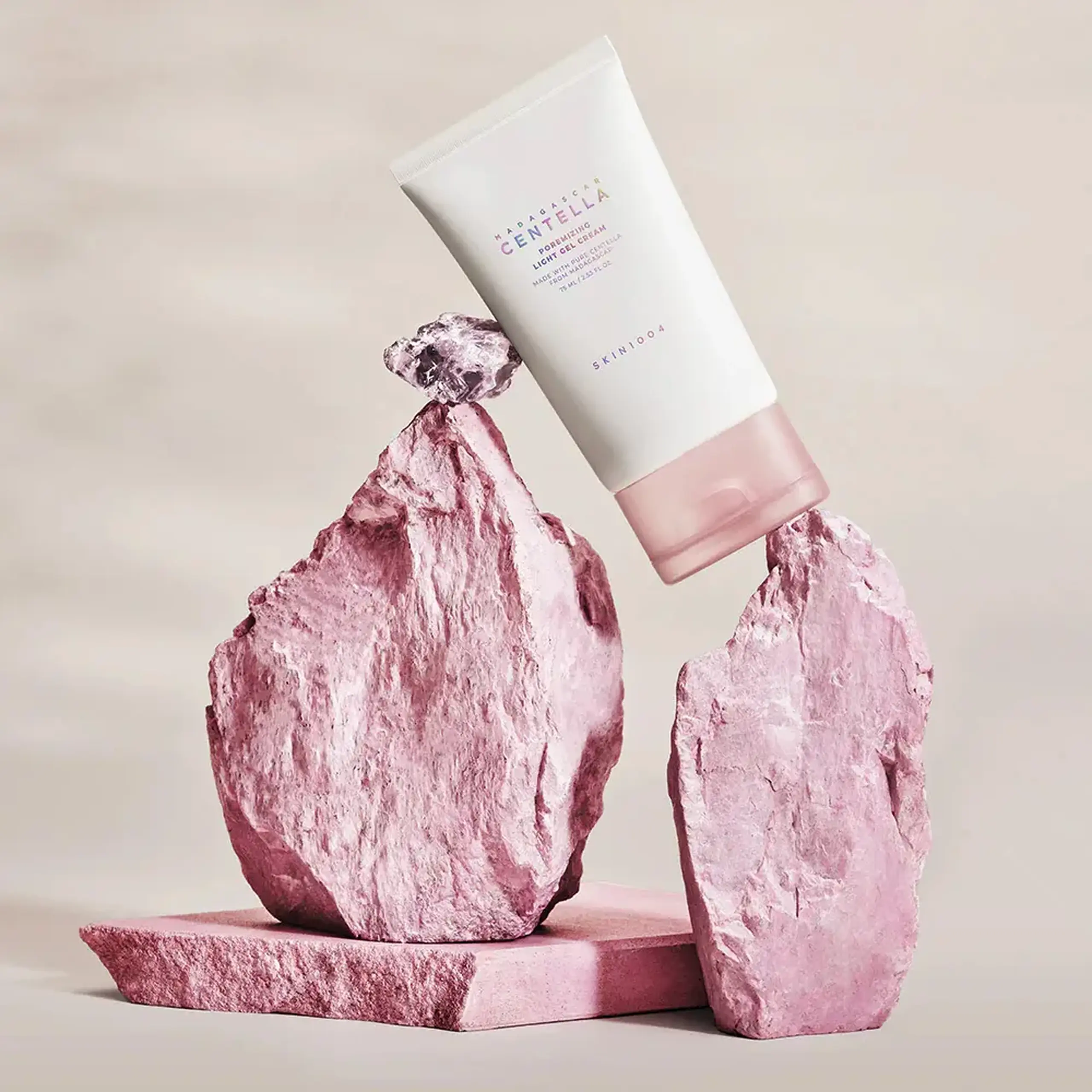 Gel ușor pentru minimizarea porilor cu centella și sare roz Skin1004 Madagascar Centella Poremizing Light Gel Cream 75ml