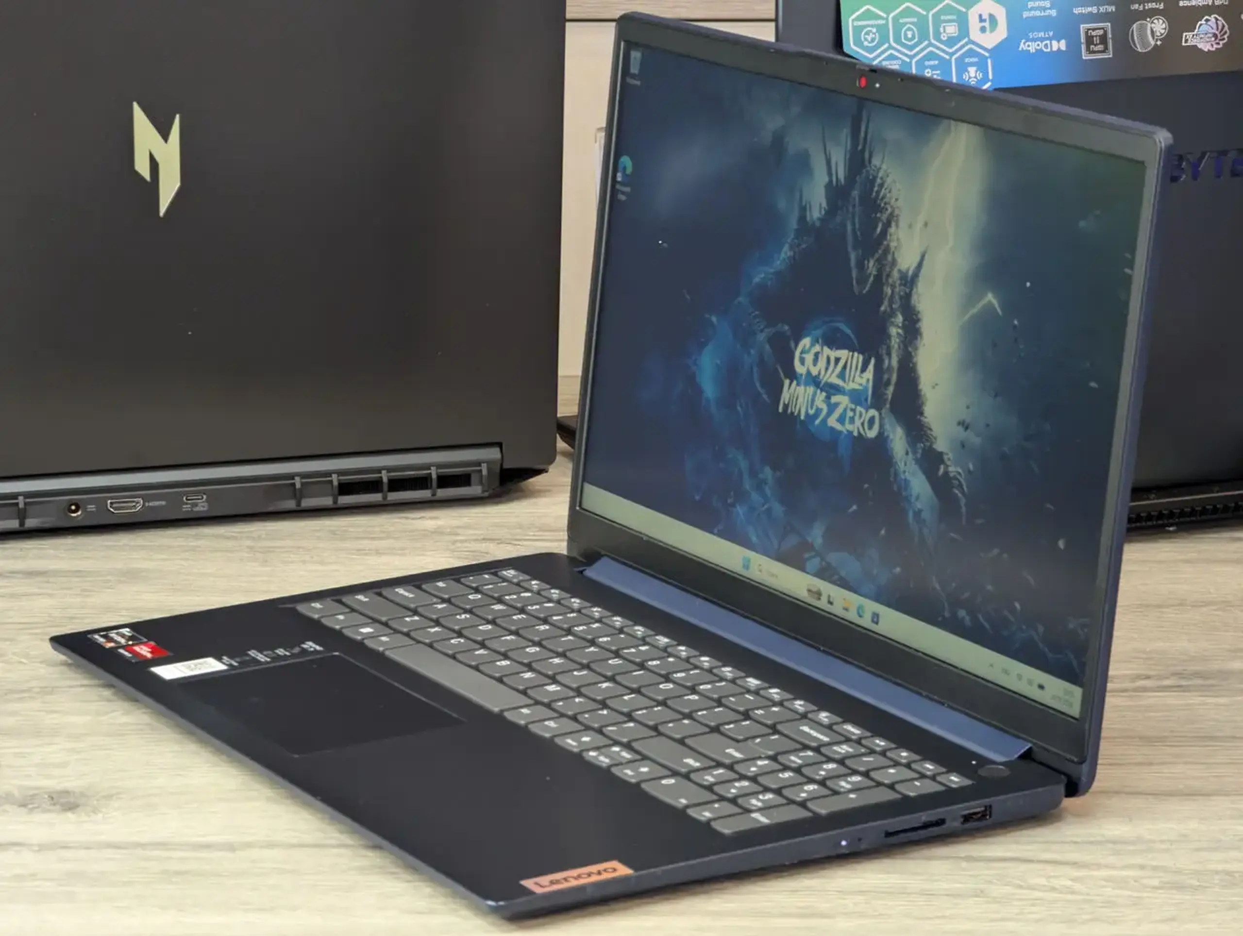 Ca nou! Lenovo IdeaPad 1 | AMD Ryzen 3 7320U | 8GB | 256GB | 15.6" FHD IPS