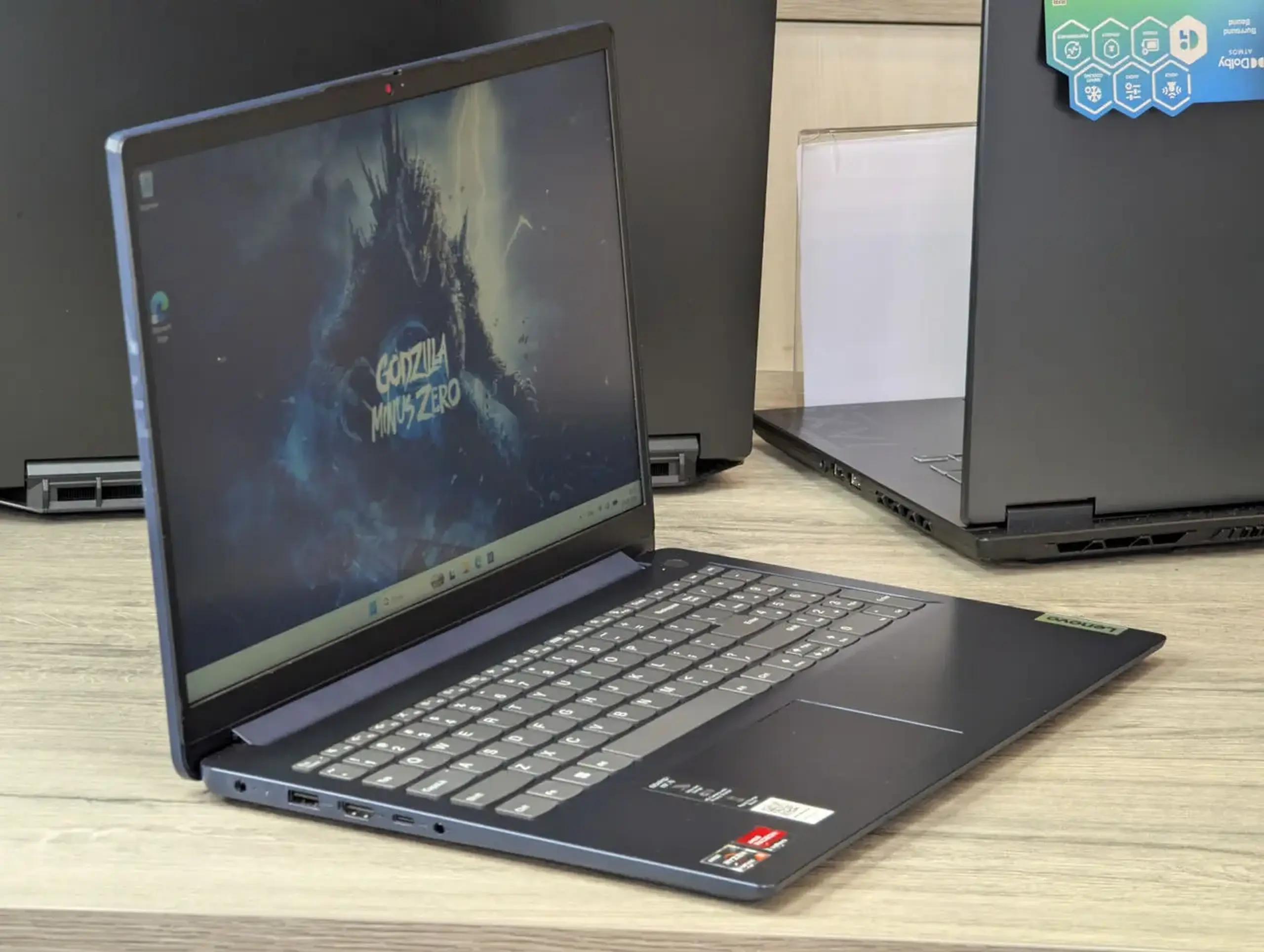 Ca nou! Lenovo IdeaPad 1 | AMD Ryzen 3 7320U | 8GB | 256GB | 15.6" FHD IPS