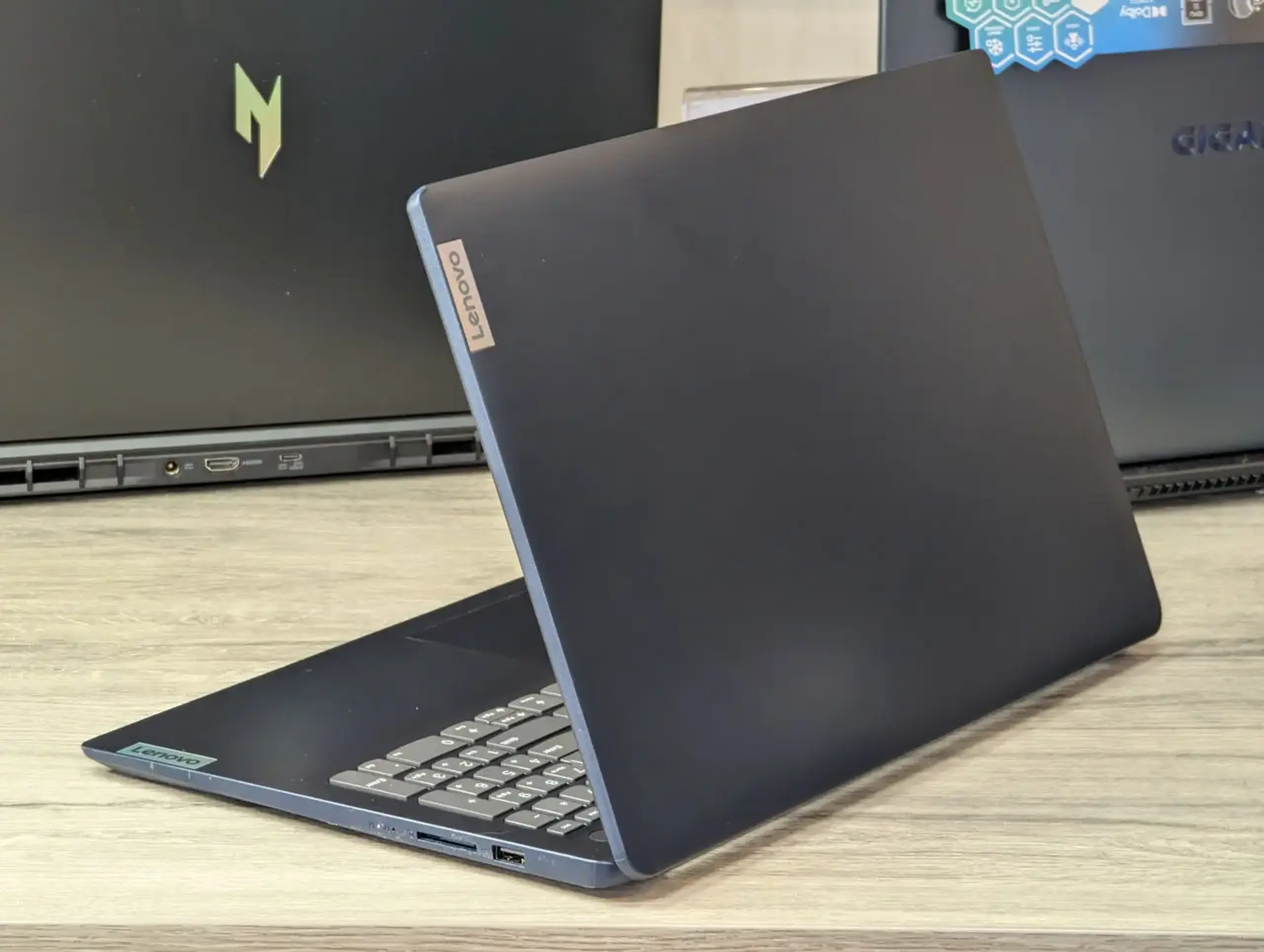 Ca nou! Lenovo IdeaPad 1 | AMD Ryzen 3 7320U | 8GB | 256GB | 15.6" FHD IPS