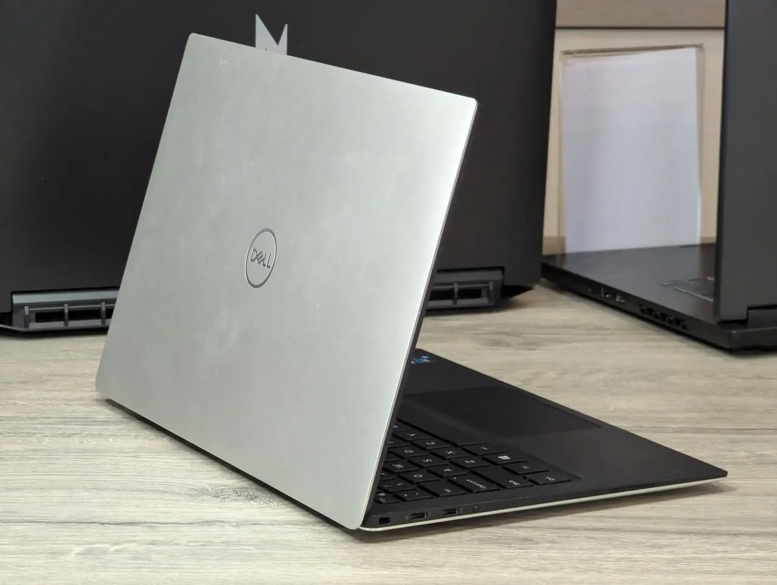 Dell XPS 13 9305 | Carbon Fiber | Intel Core i7-1165G7 | 16GB RAM | 512GB SSD | 13.3" FHD IPS