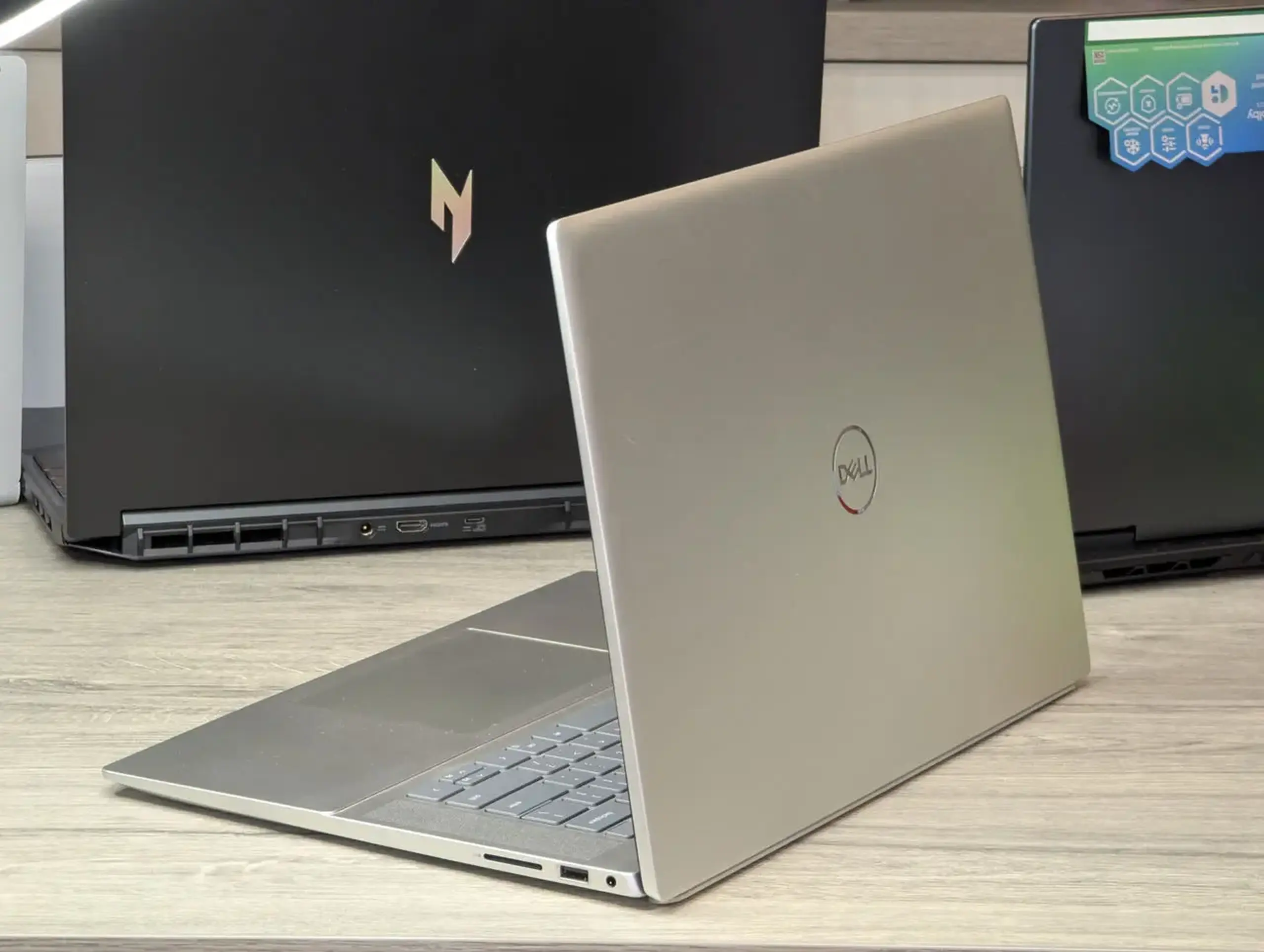 Dell Inspiron 16 5620 | Intel Core i7-1255U | 16GB RAM | 512GB SSD | 16.0" FHD+ 16:10