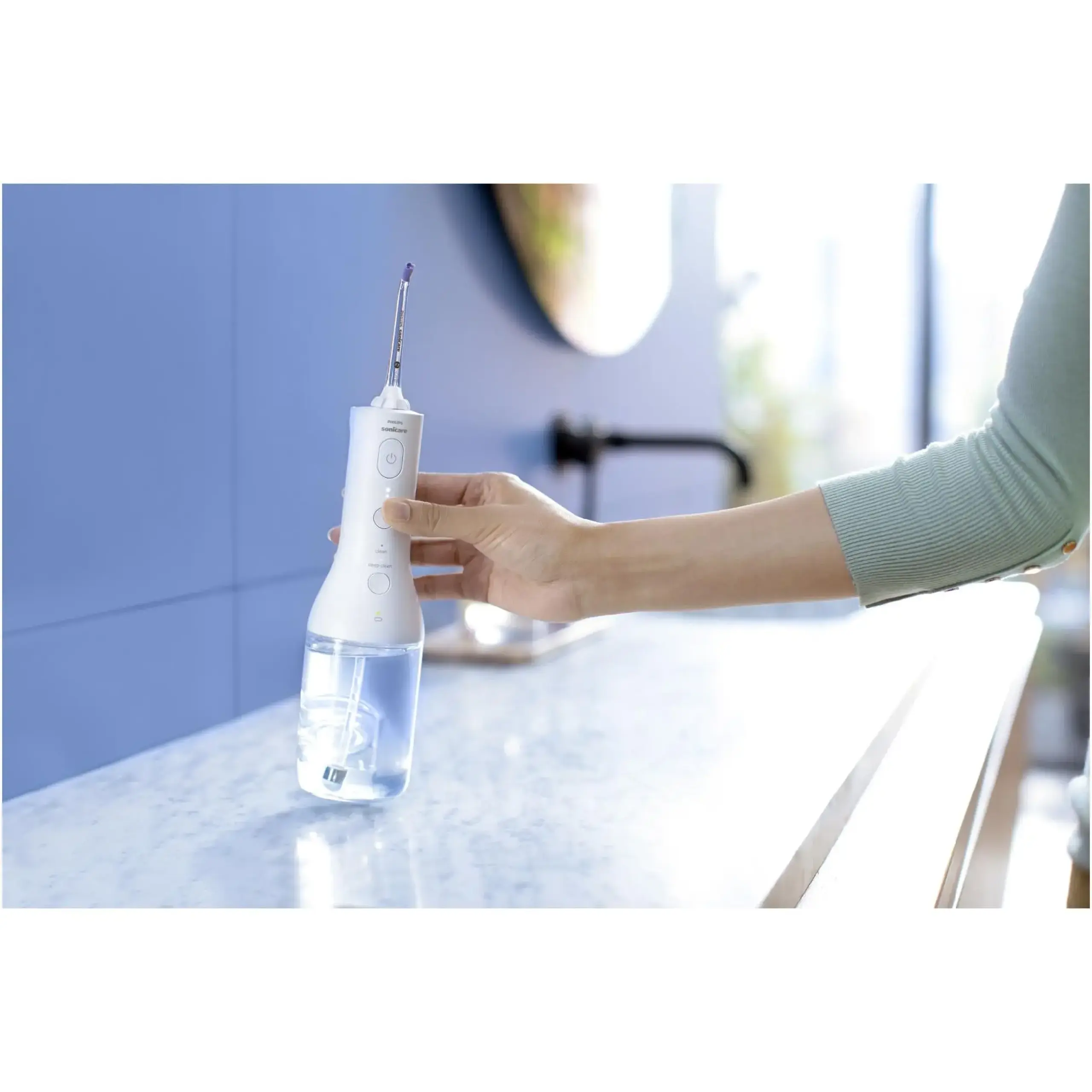 Aparat de curatare interdentara Philips Sonicare Power Flosser HX3826/31, tehnologie QuadStream, 2 capete de curatare, 2 moduri de curatare, 3 niveluri de intensitate, husa, Alb