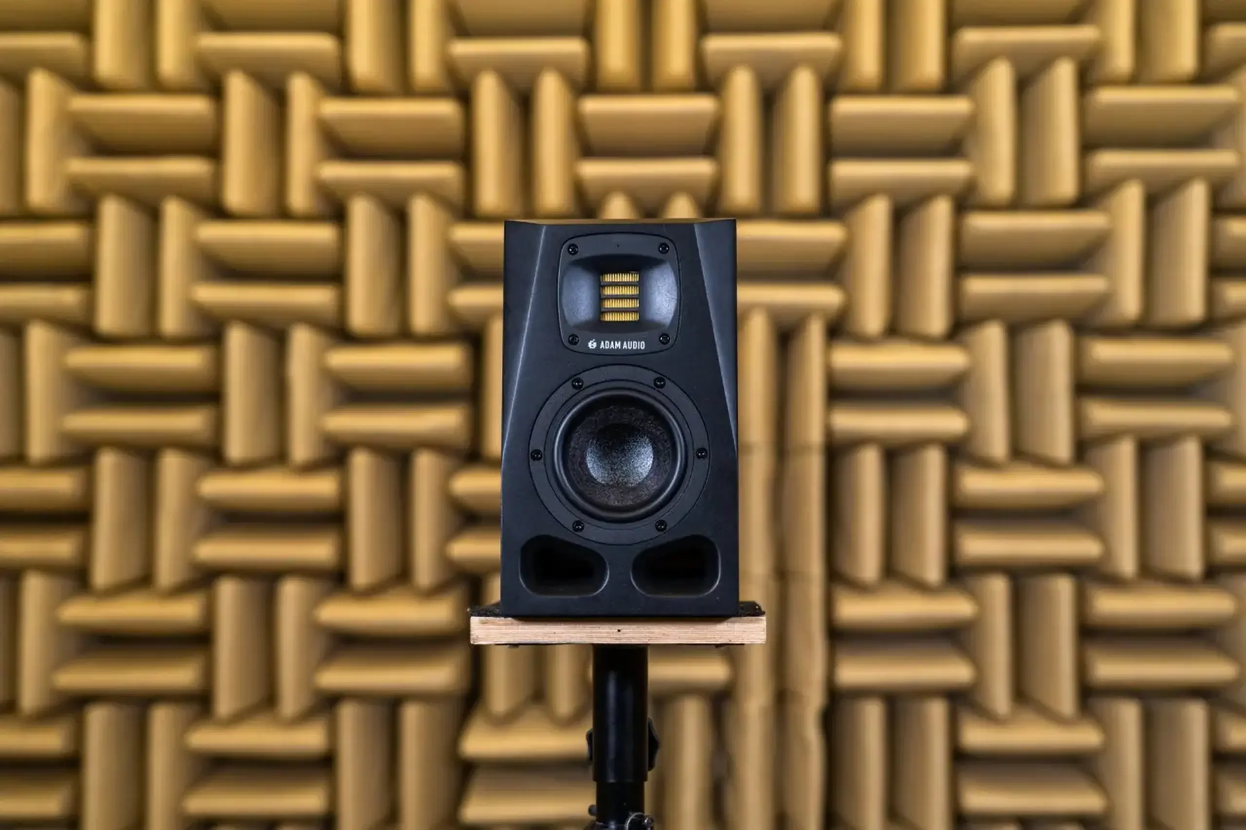 Monitor Activ Adam Audio A4V