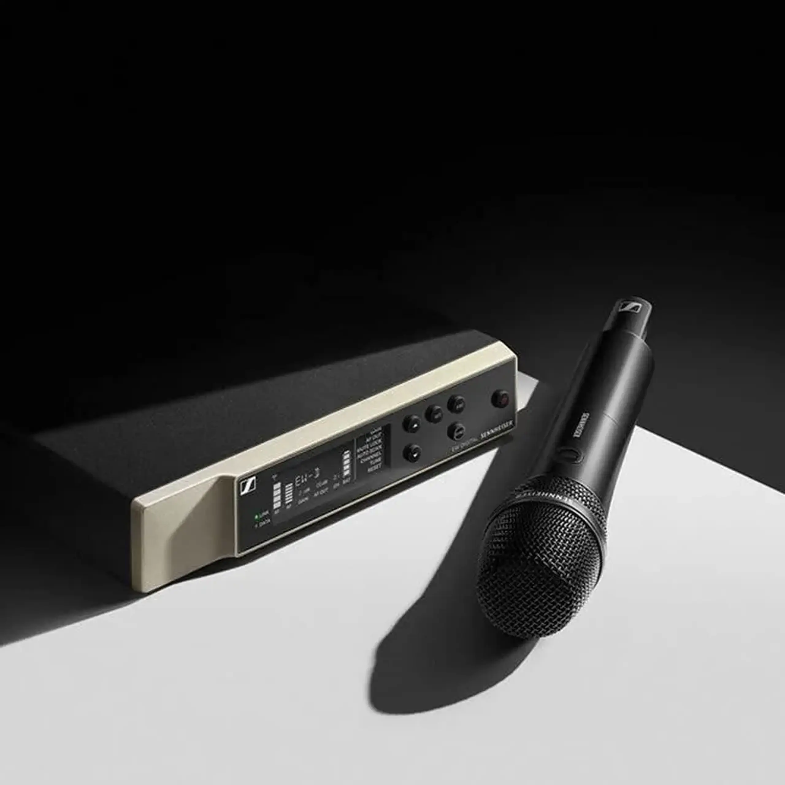 Sistem Wireless Digital cu Microfon de Mână Cardioid Sennheiser EW-D 835-S Set