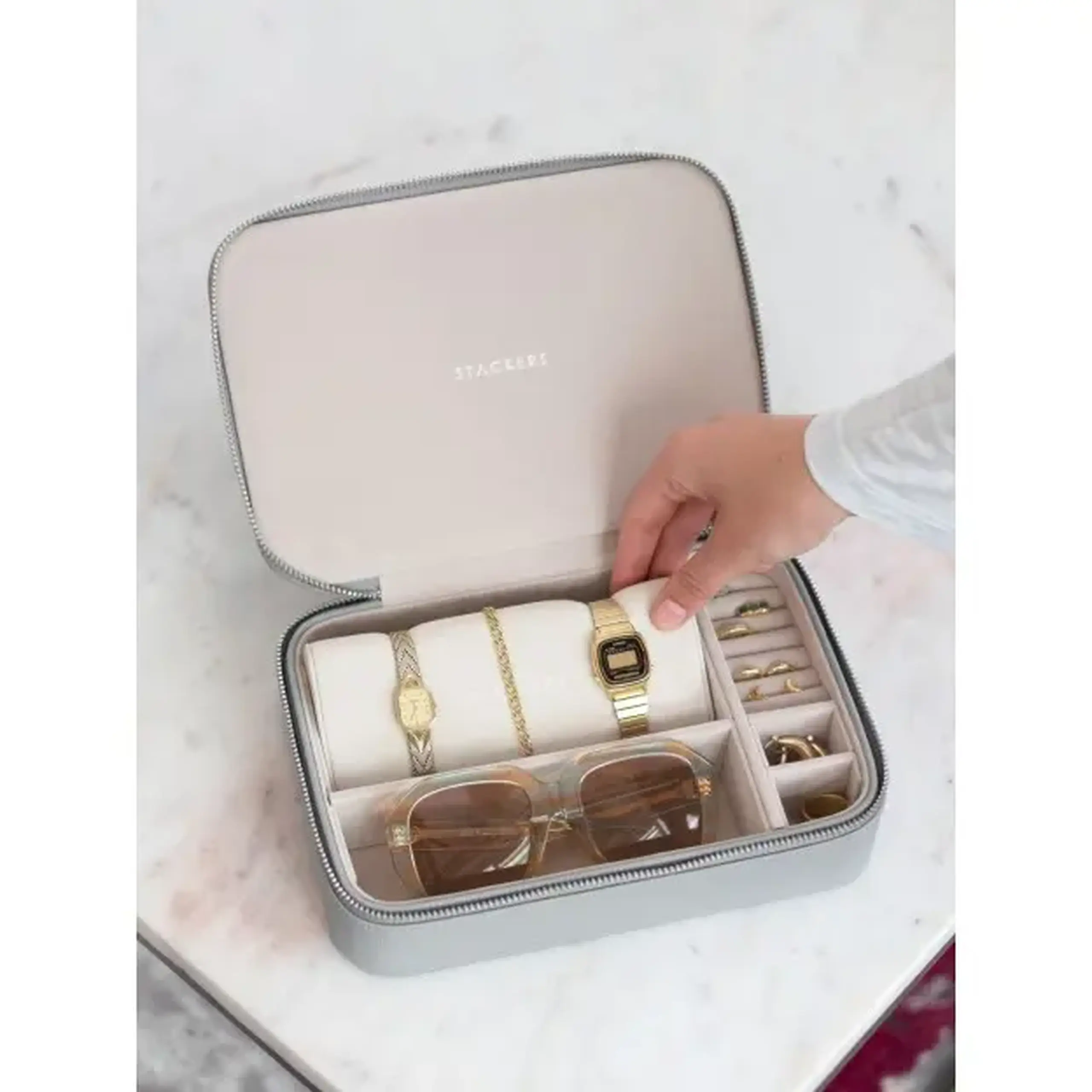 Cutie pentru accesori sura