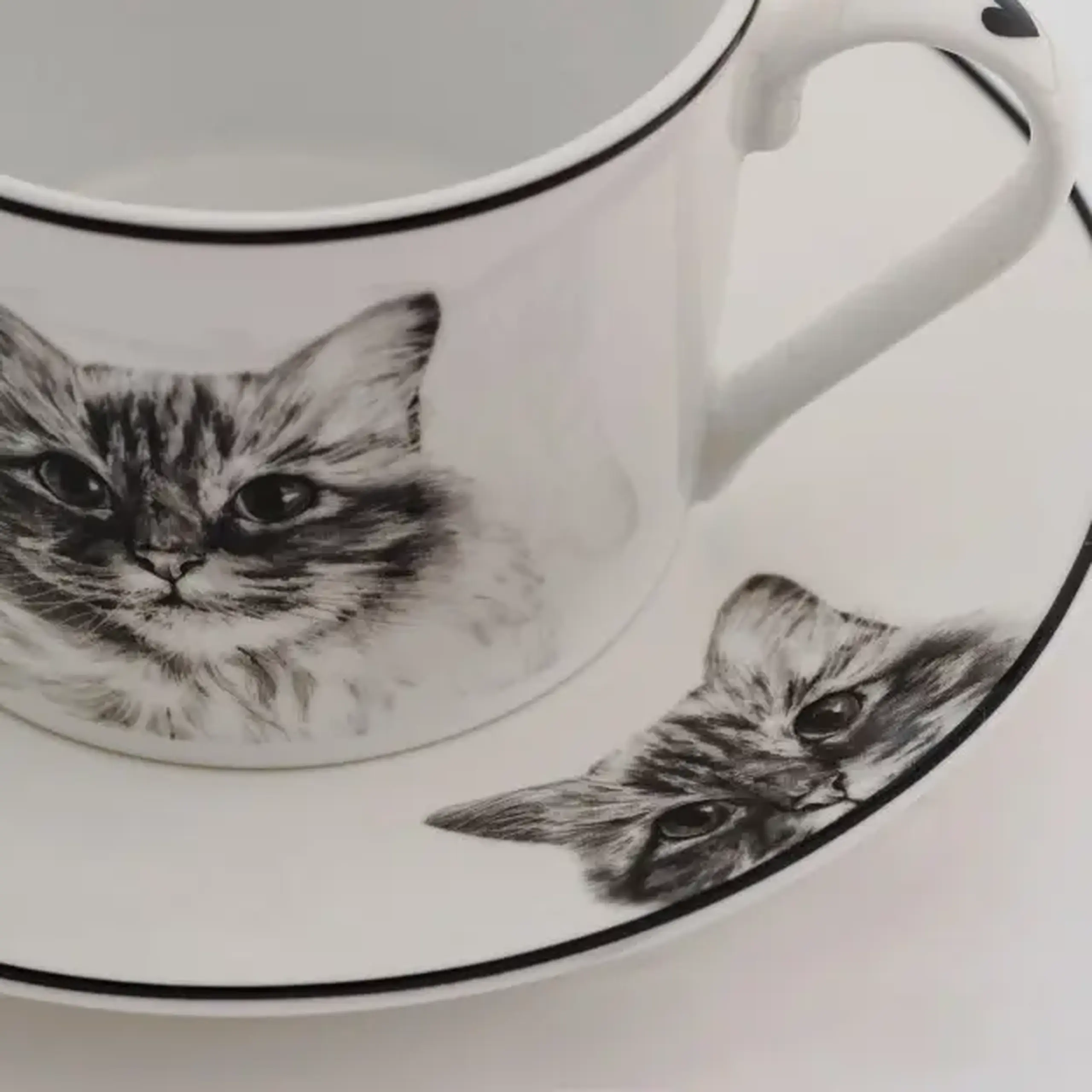 Ceașcă cu farfurie KITTIE