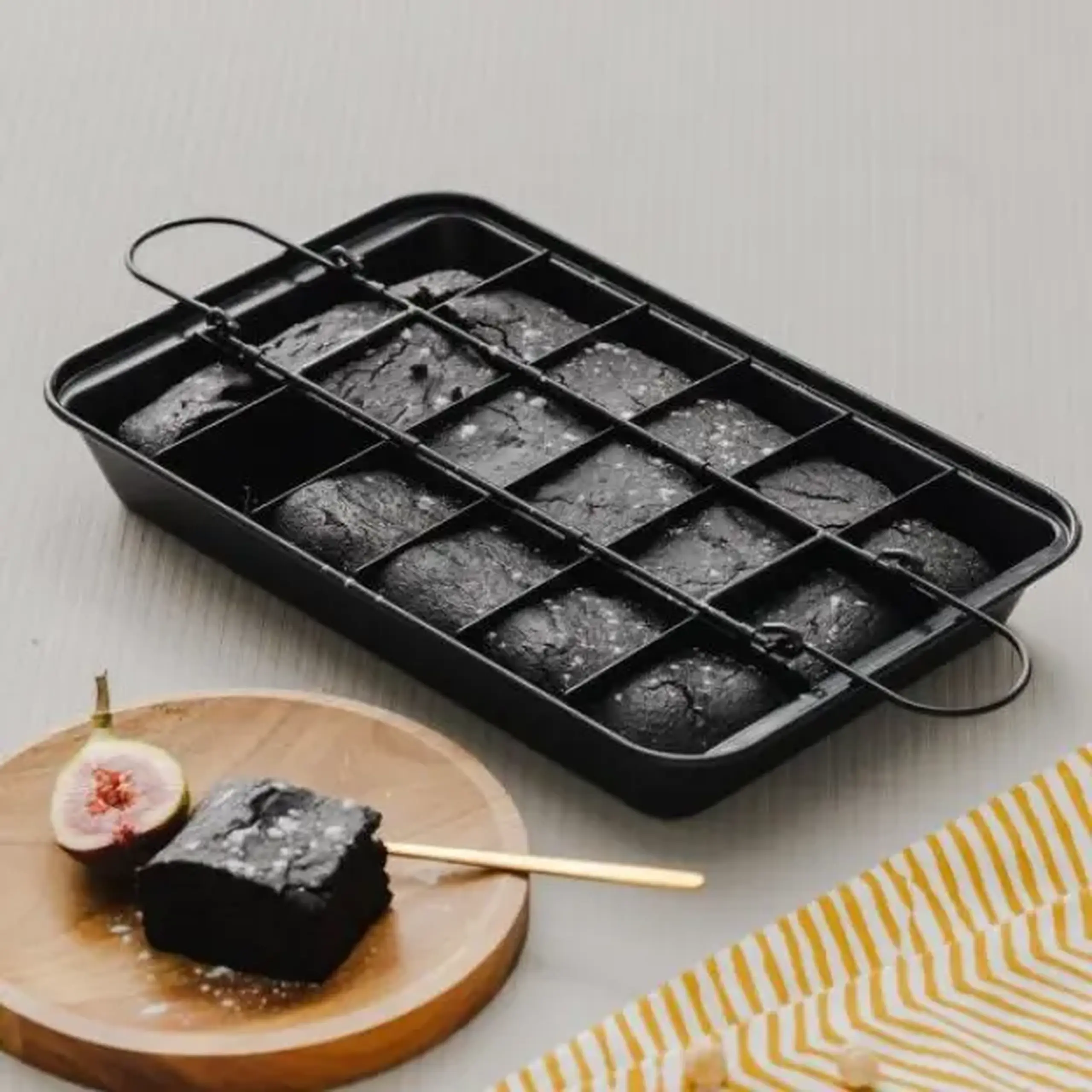 Formă pentru copt BROWNIE