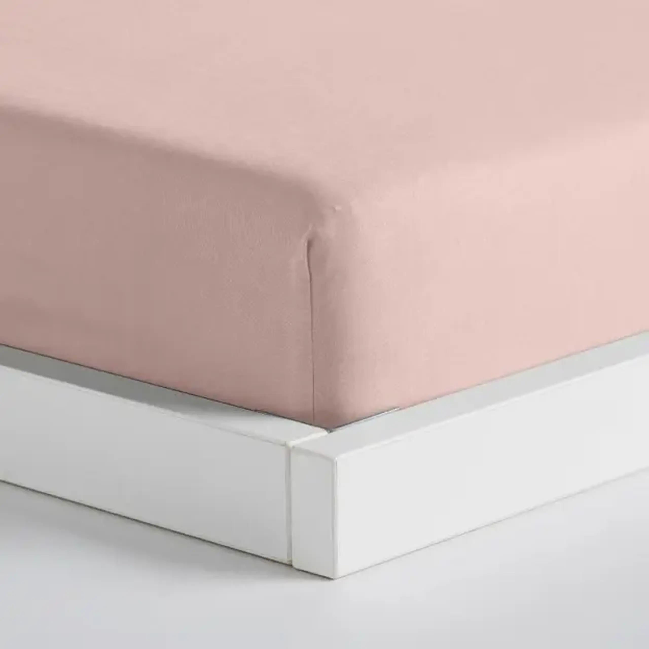 Cearsaf cu elastic SATINETTE