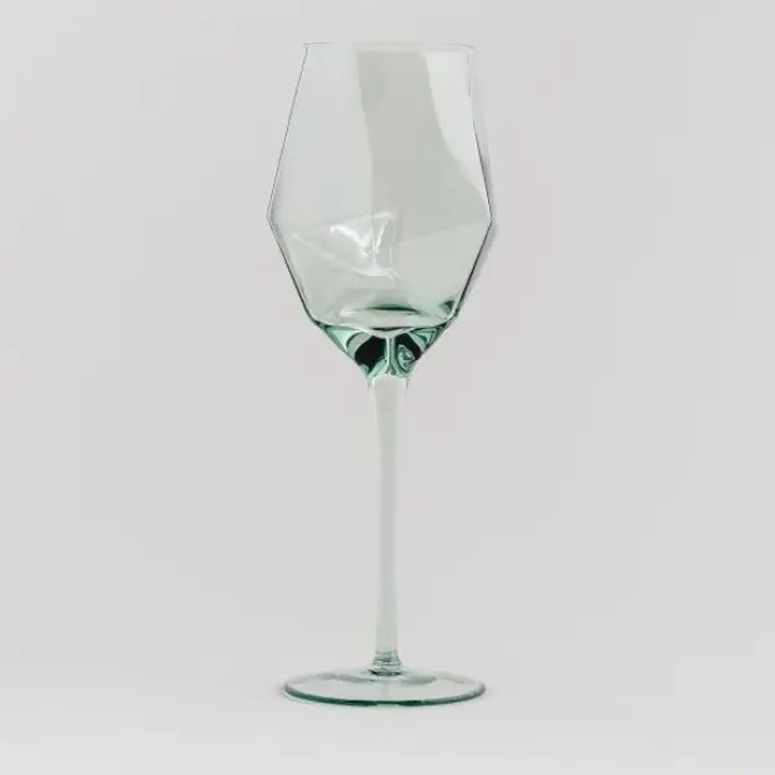Pahar vin IRMA