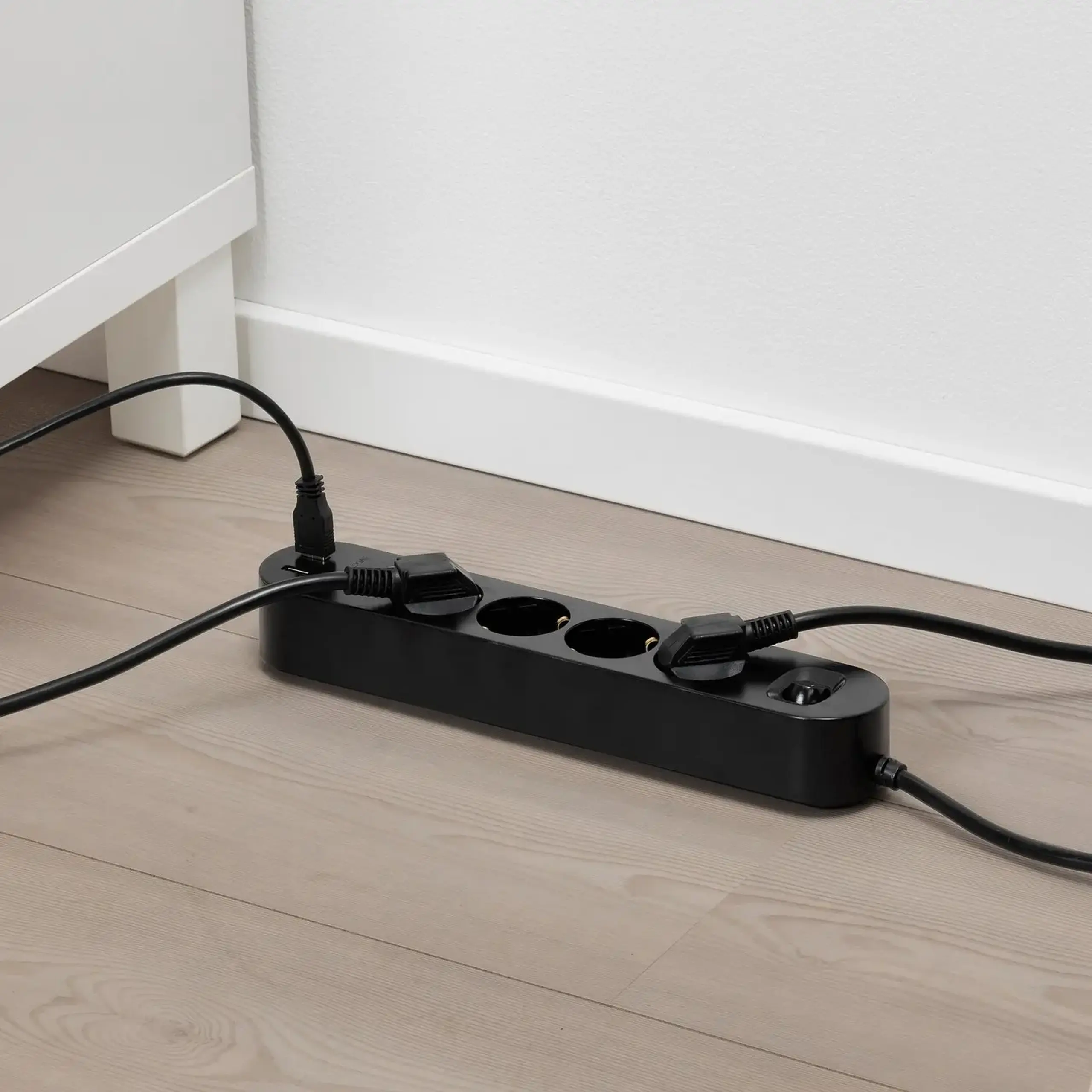 IKEA KOPPLA Prelungitor 4 prize+2 porturi USB, negru, 3.0 m