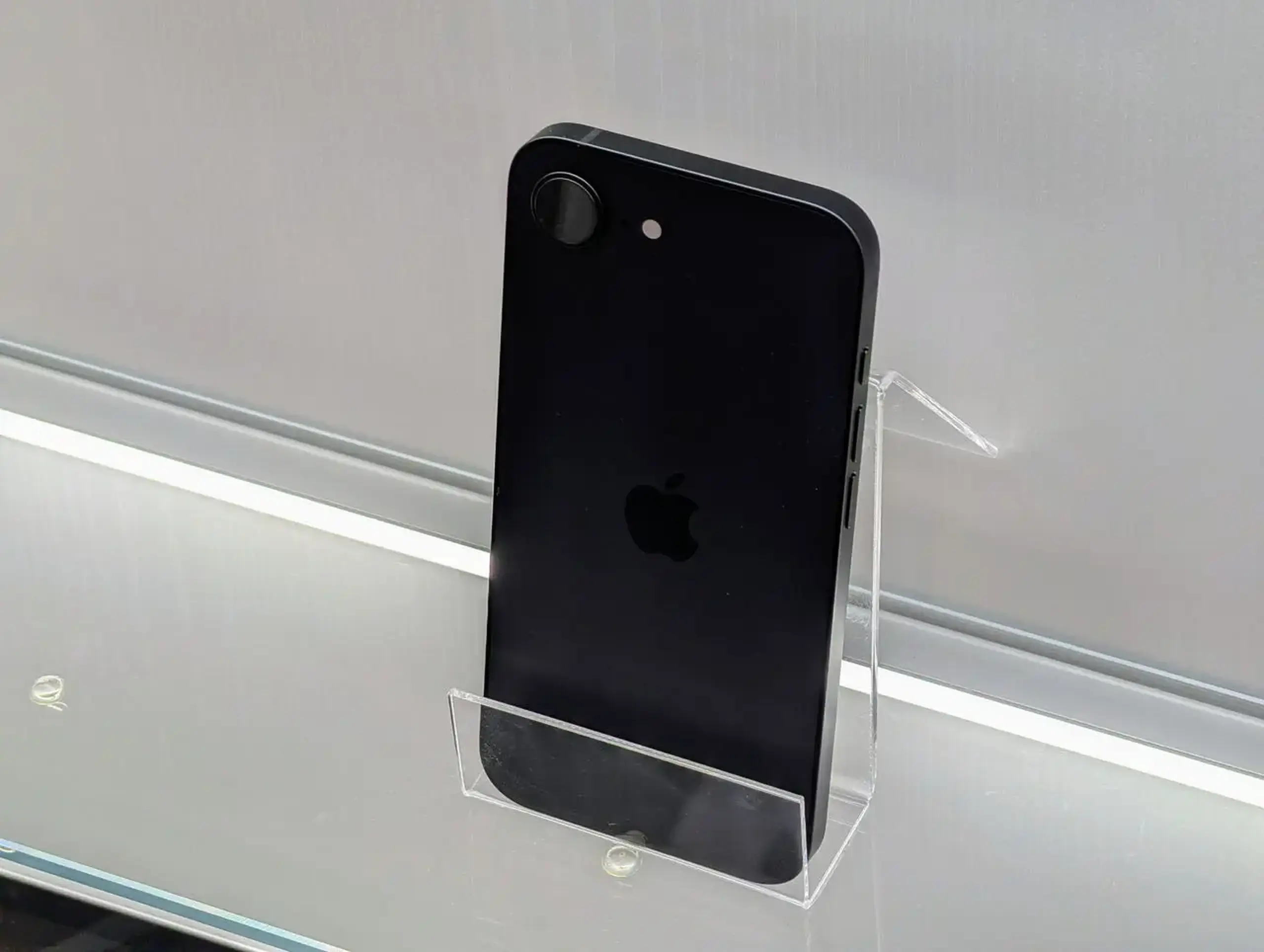 IPhone 16e | A18 | 8GB | 128GB | 6.1" Retina | Black | Dual eSIM