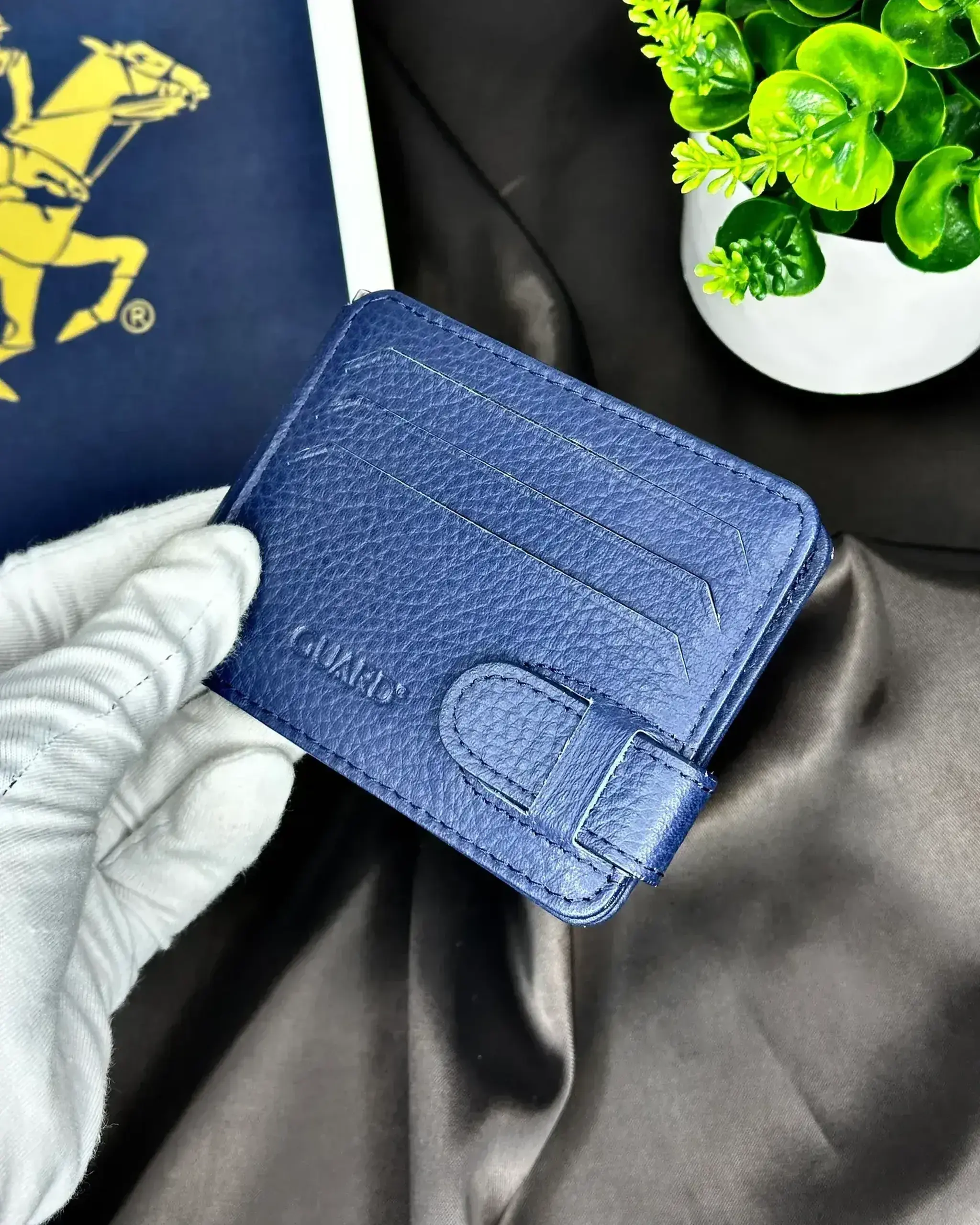 Cardholder Guard 5175