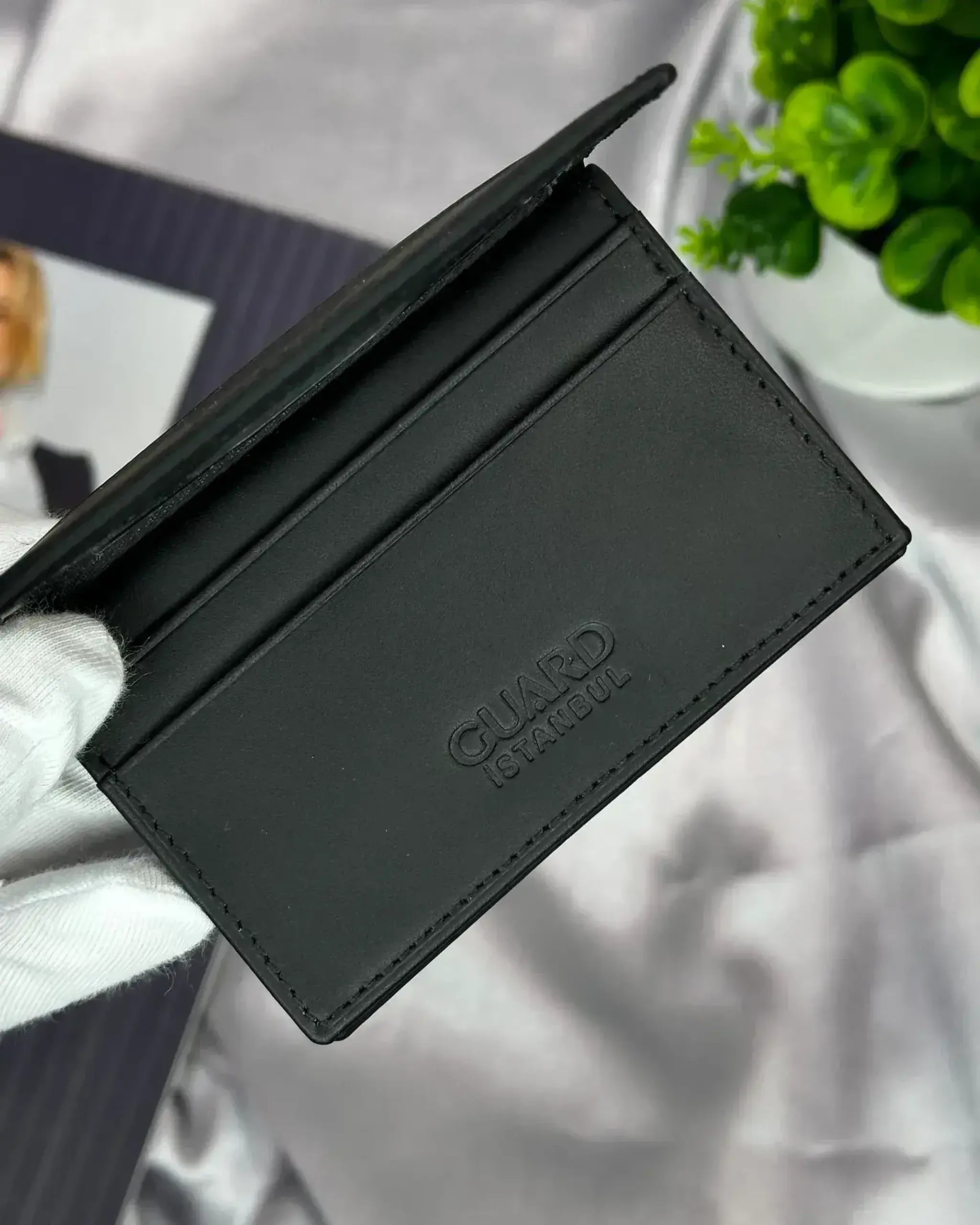 Cardholder Guard 1169N