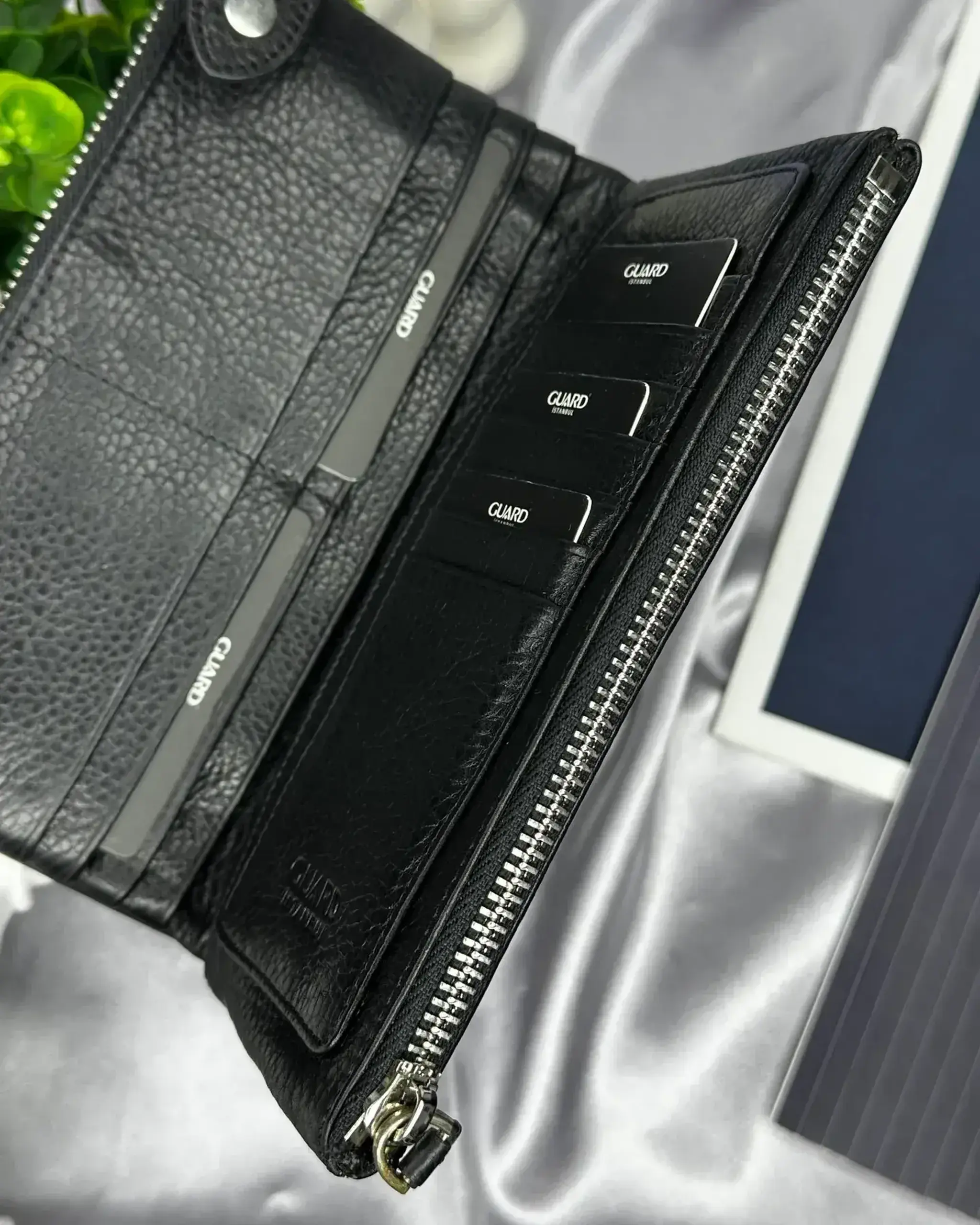 Portmoneul Guard 2250N