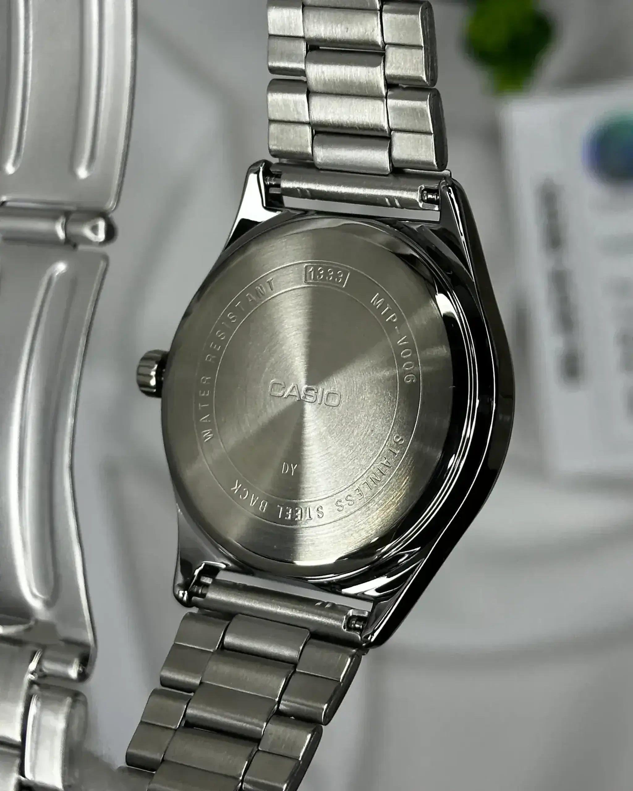 Casio MTP-V006D-7CUDF - Argintiu Data, Ziua saptamanii