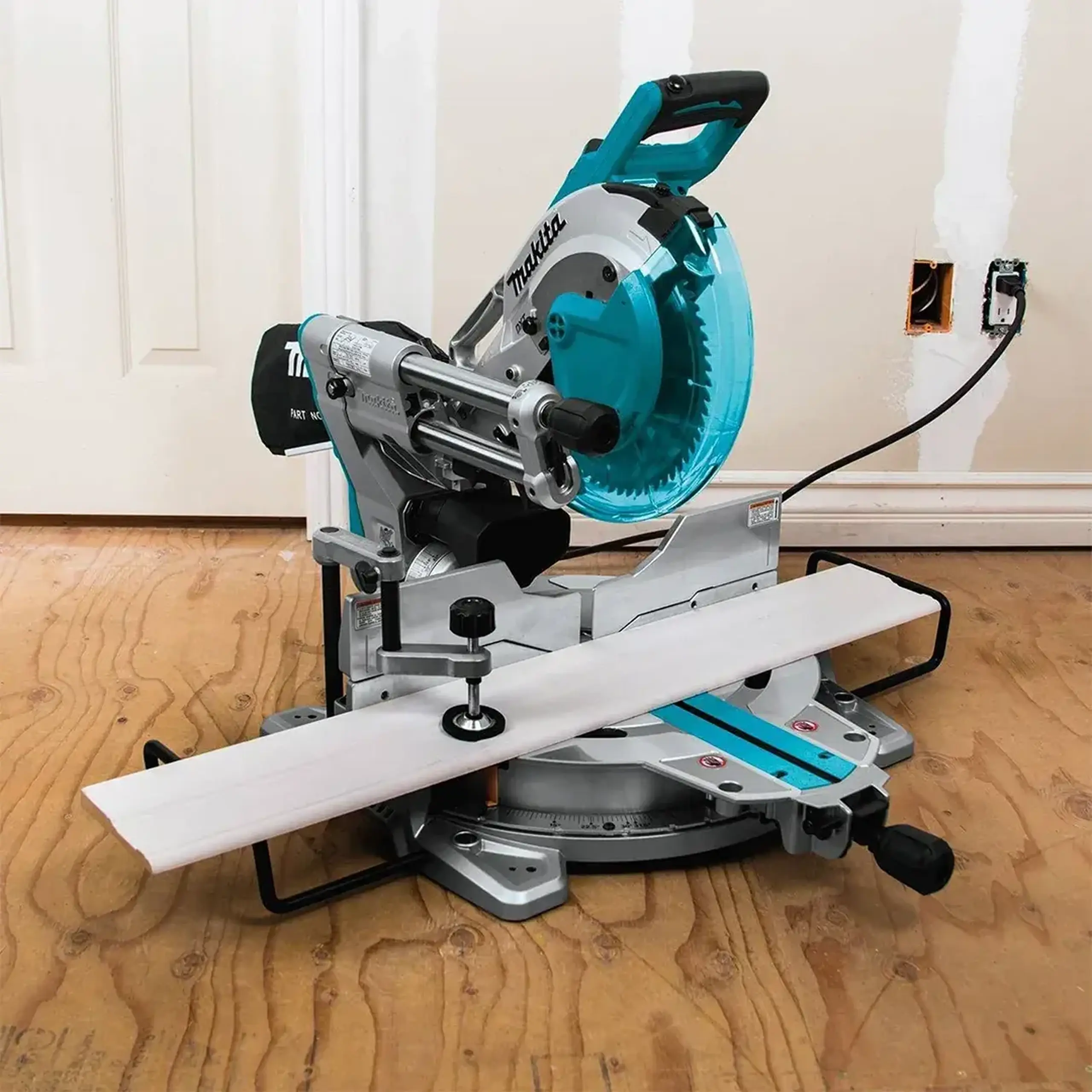 Ferăstrău pentru taieri inclina Makita LS1019L 1510 W 240 V 3200 rot/min