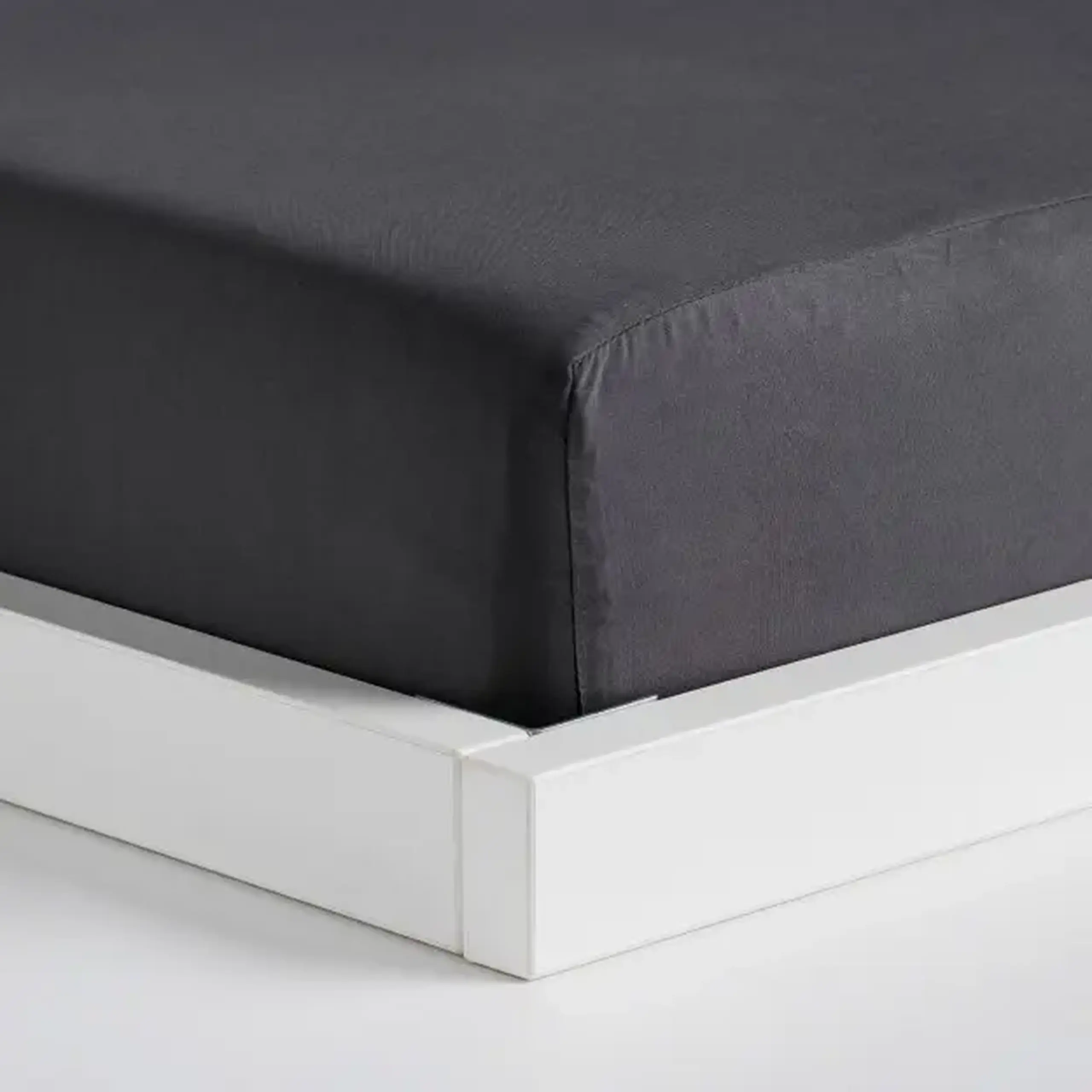 Cearșaf cu elastic SATINETTE