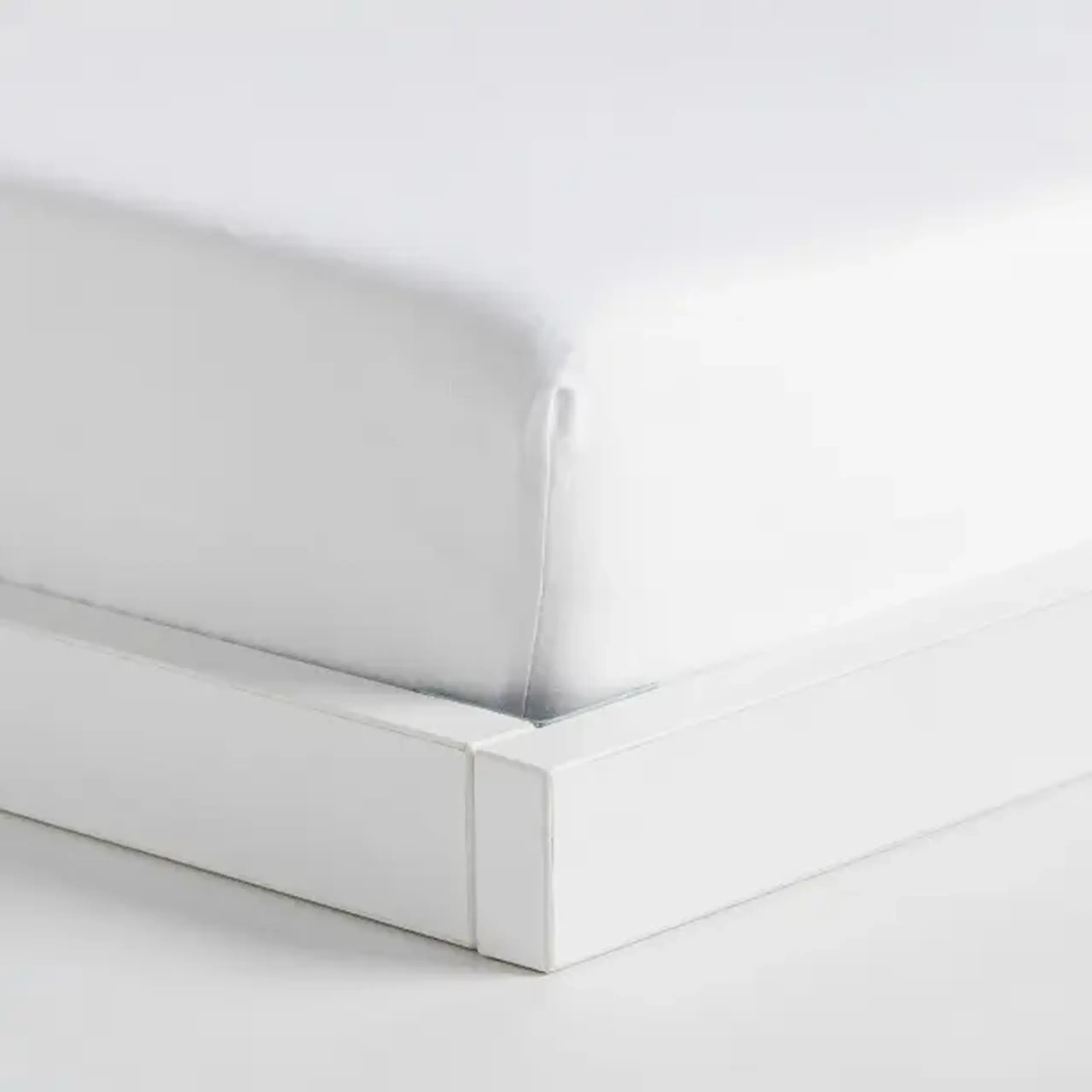 Cearșaf cu elastic SATINETTE