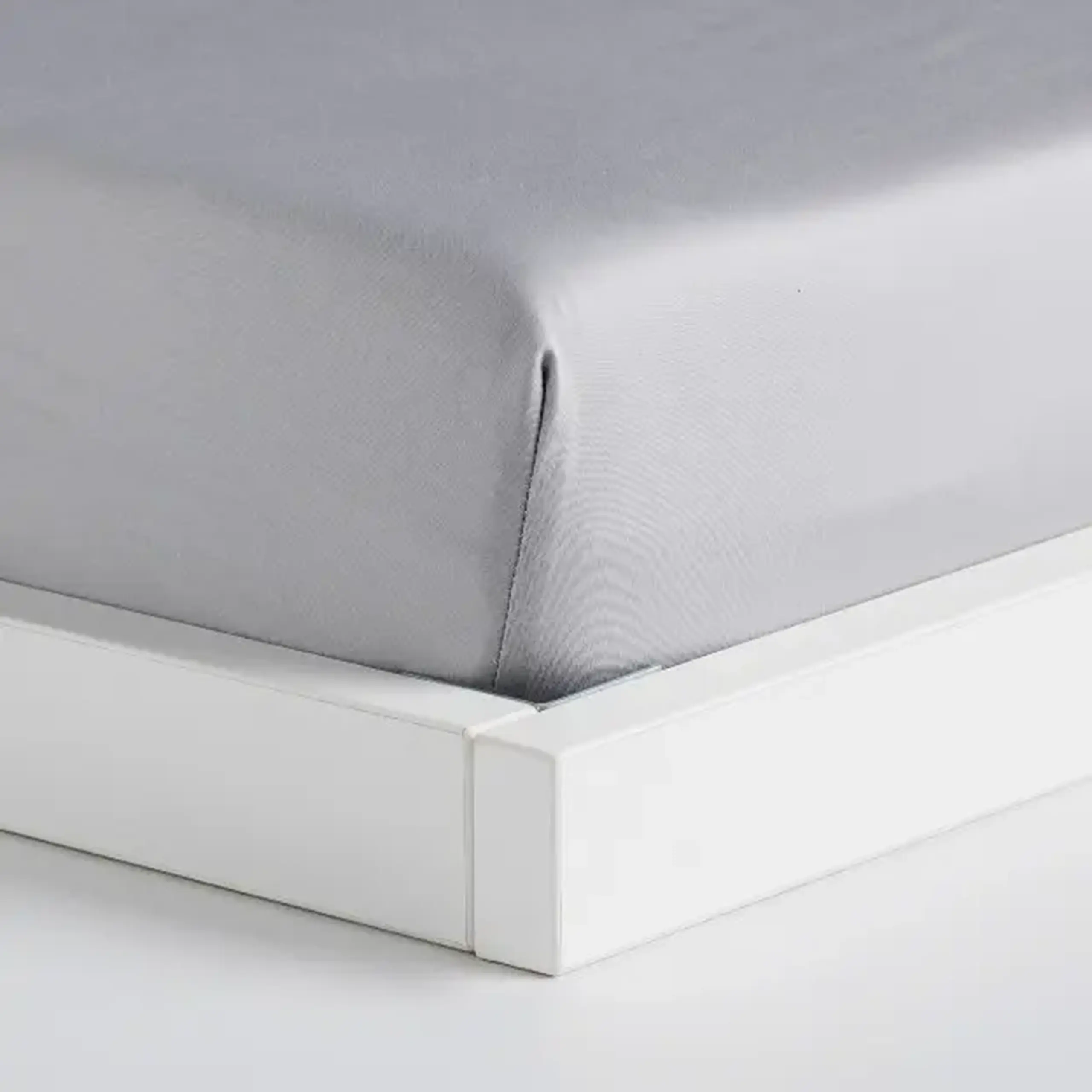 Cearșaf din bumbac satinat cu elastic Satinette 200x220x25 cm